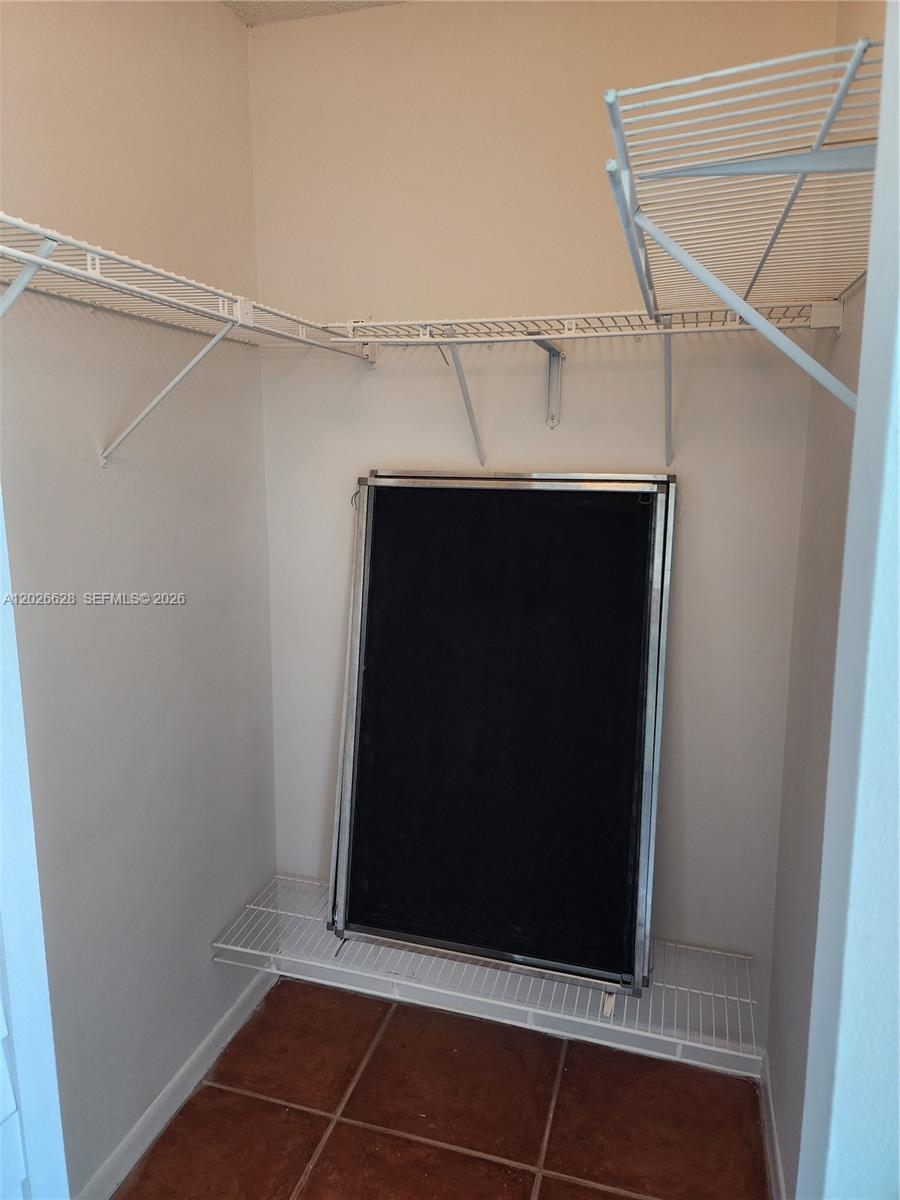 REEF EAST CONDO - Residential