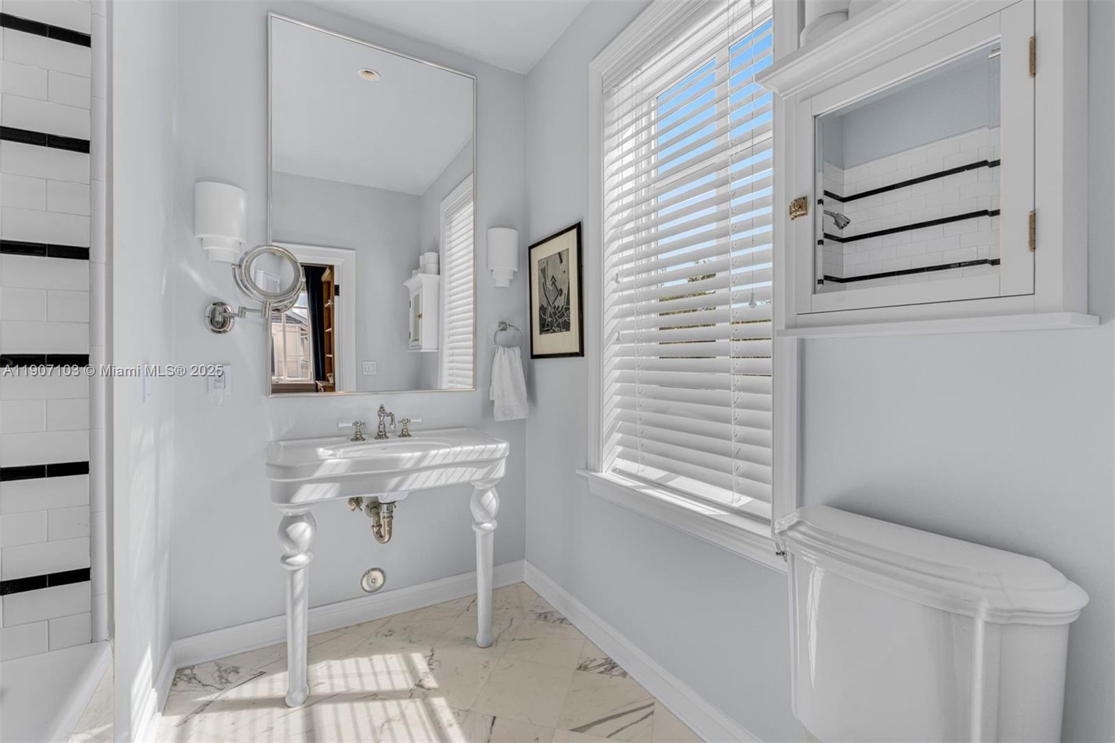 CORAL GABLES RIVIERA SEC - Residential