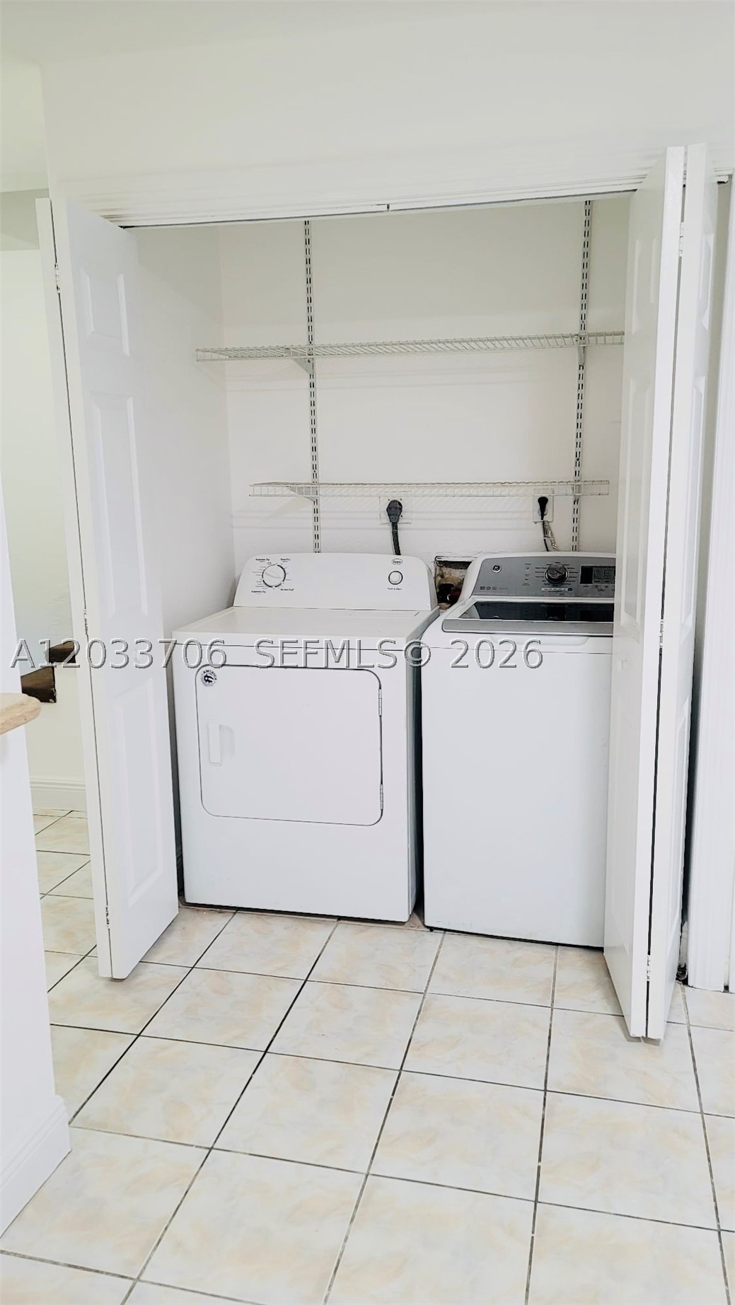 CANALAKE - Residential Lease