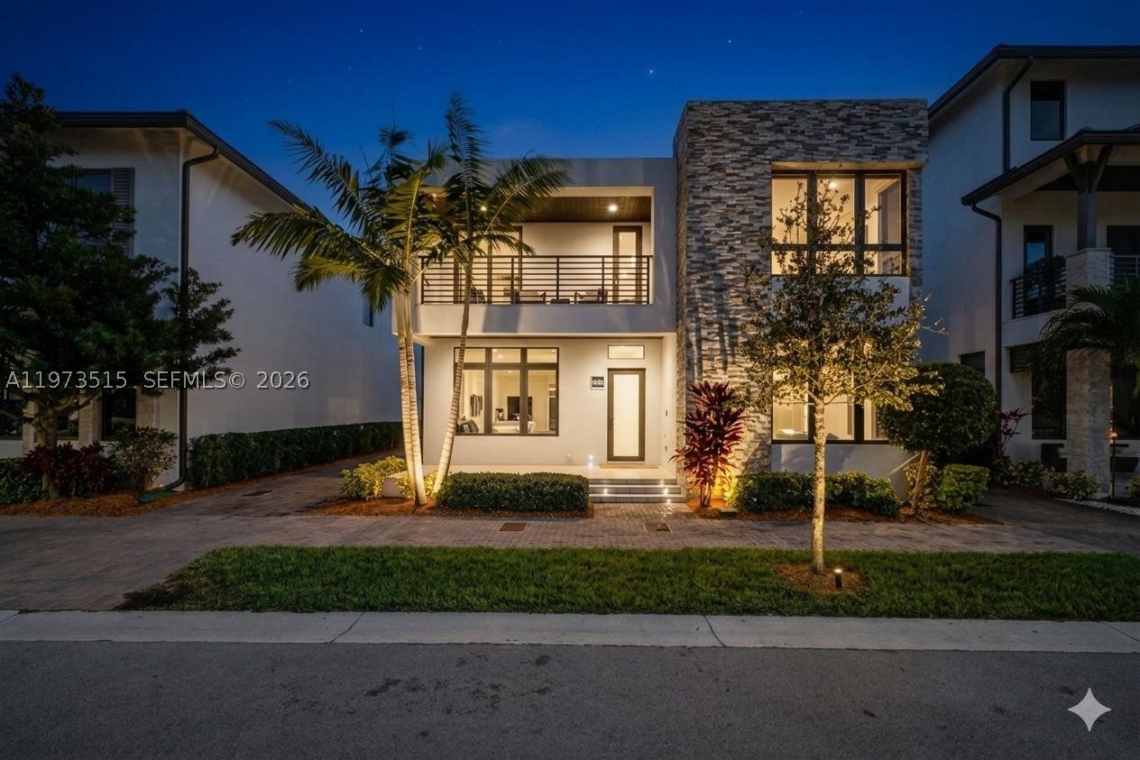 DOWNTOWN DORAL SOUTH PHAS - Residential