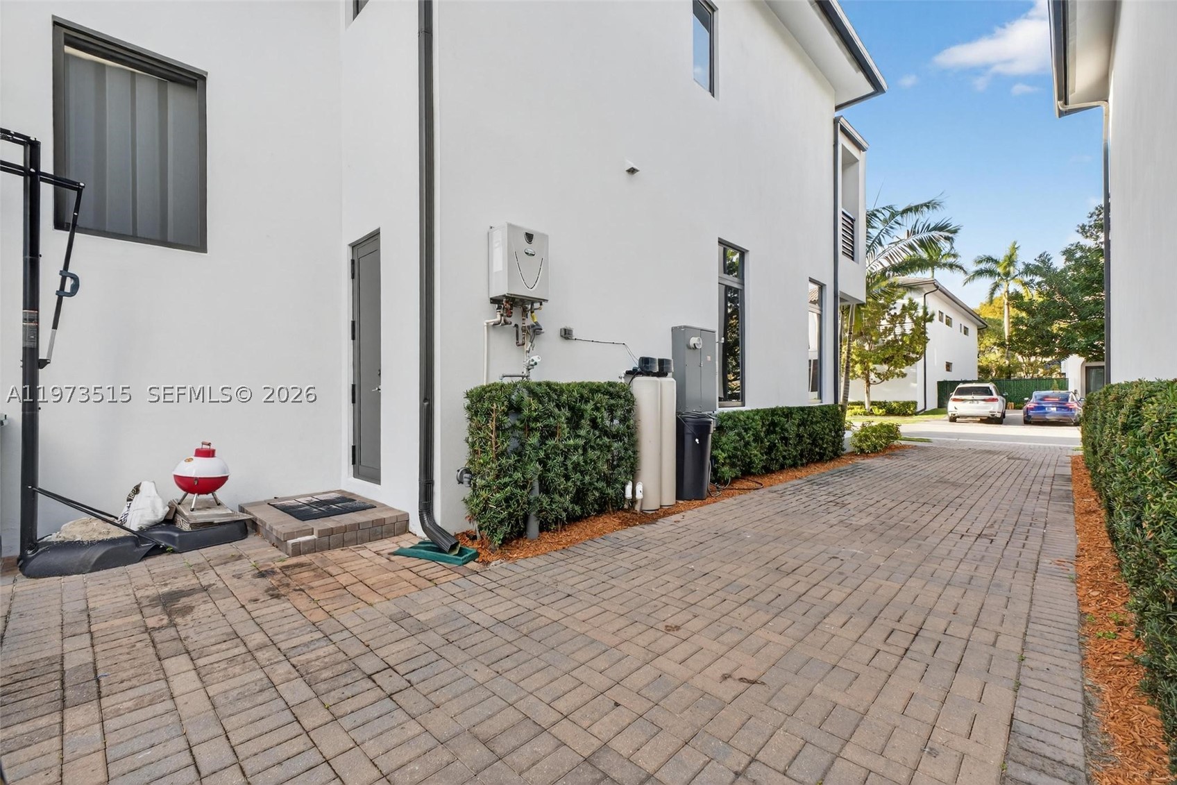 DOWNTOWN DORAL SOUTH PHAS - Residential