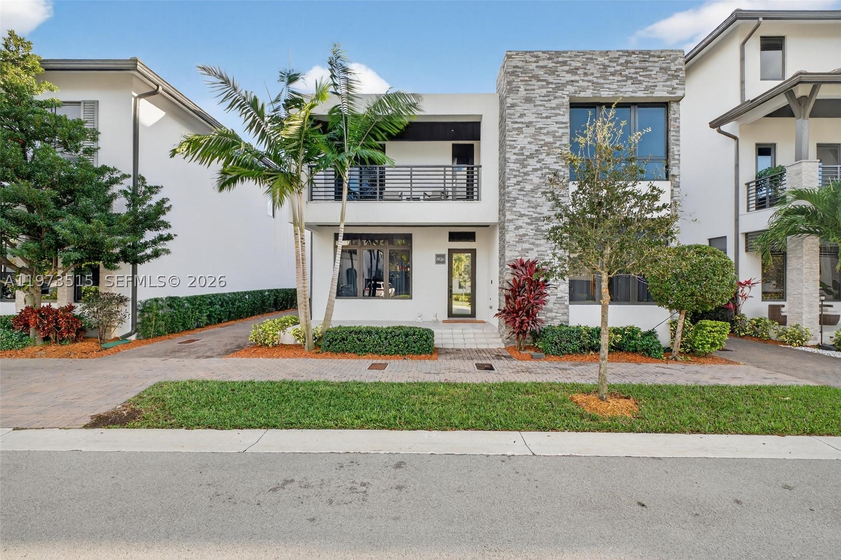 DOWNTOWN DORAL SOUTH PHAS - Residential
