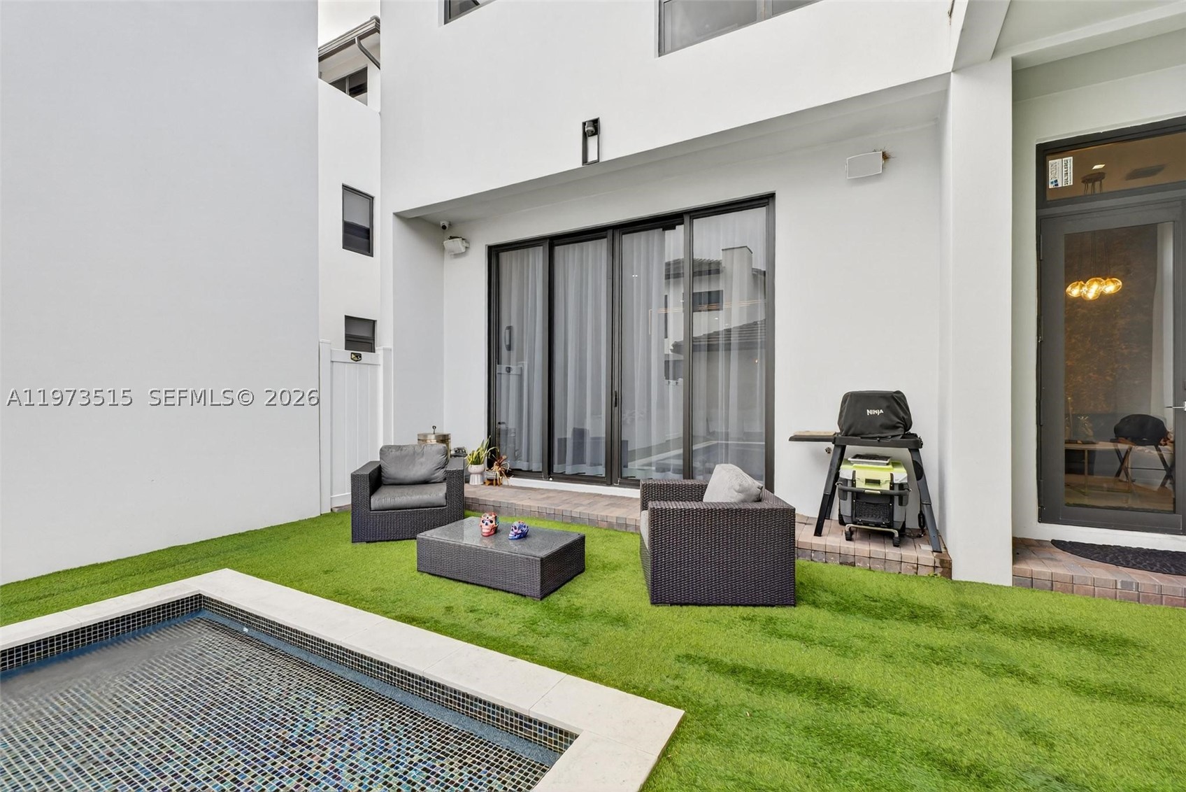 DOWNTOWN DORAL SOUTH PHAS - Residential