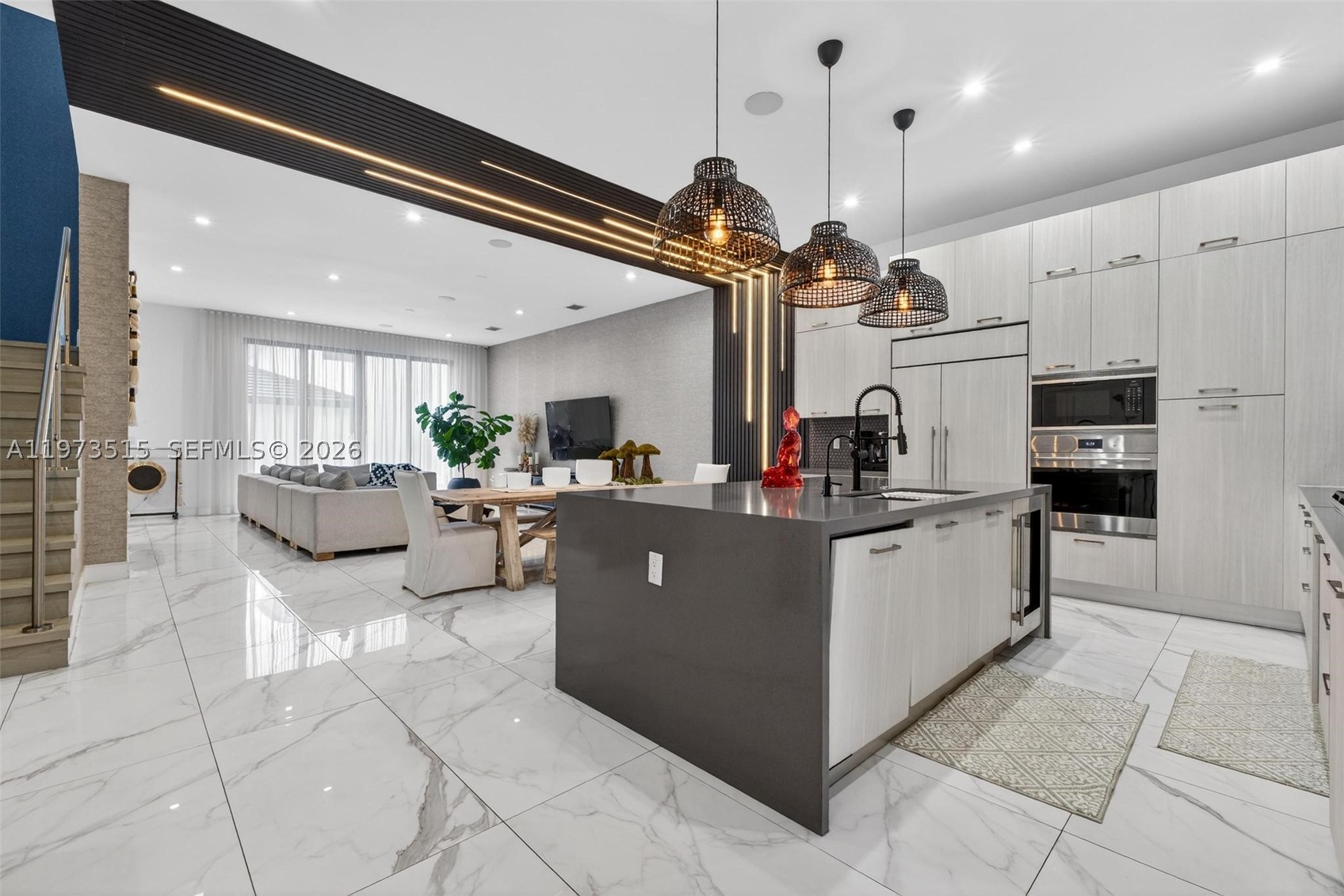DOWNTOWN DORAL SOUTH PHAS - Residential