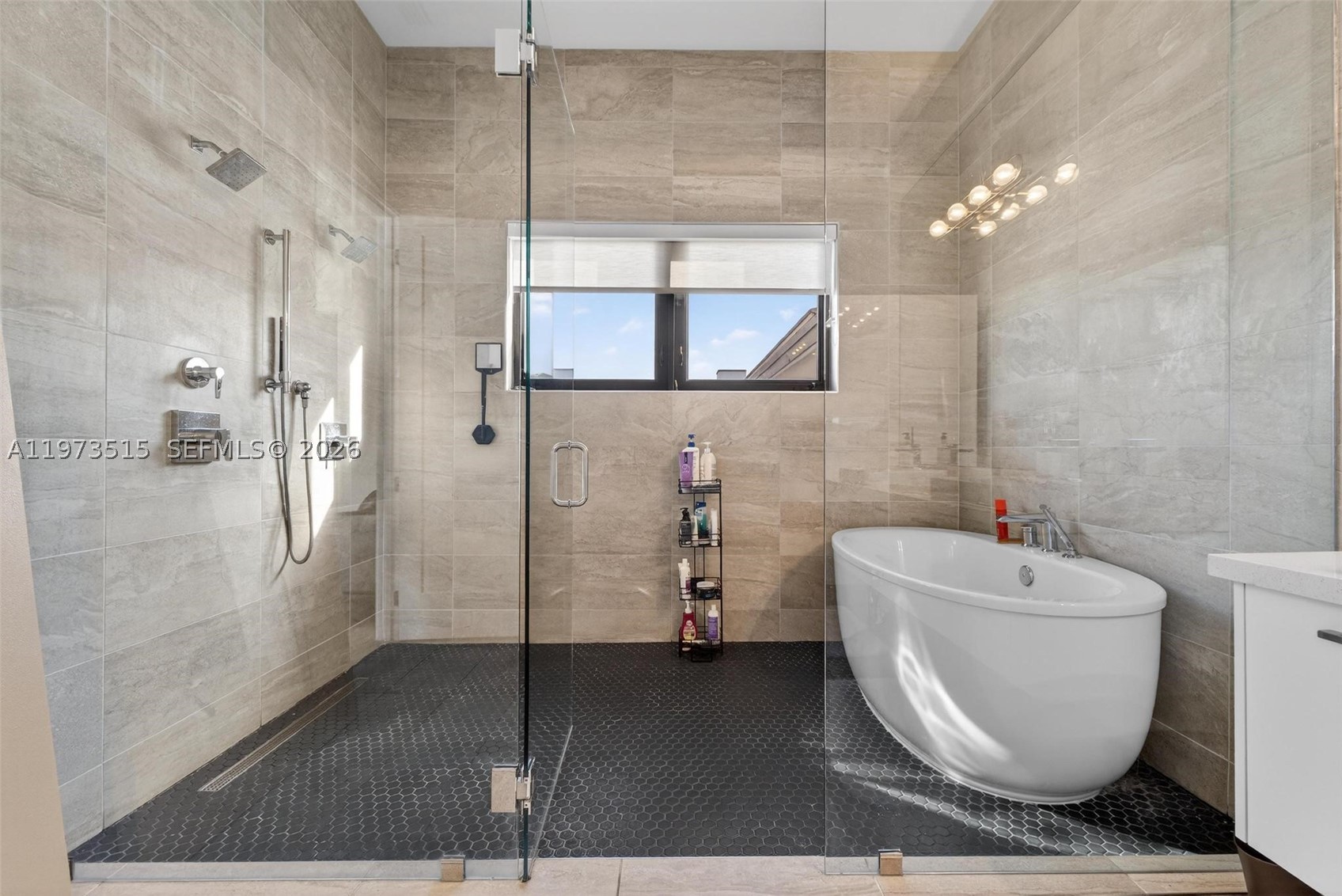 DOWNTOWN DORAL SOUTH PHAS - Residential