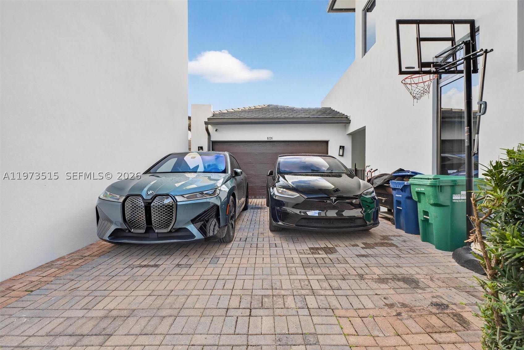 DOWNTOWN DORAL SOUTH PHAS - Residential