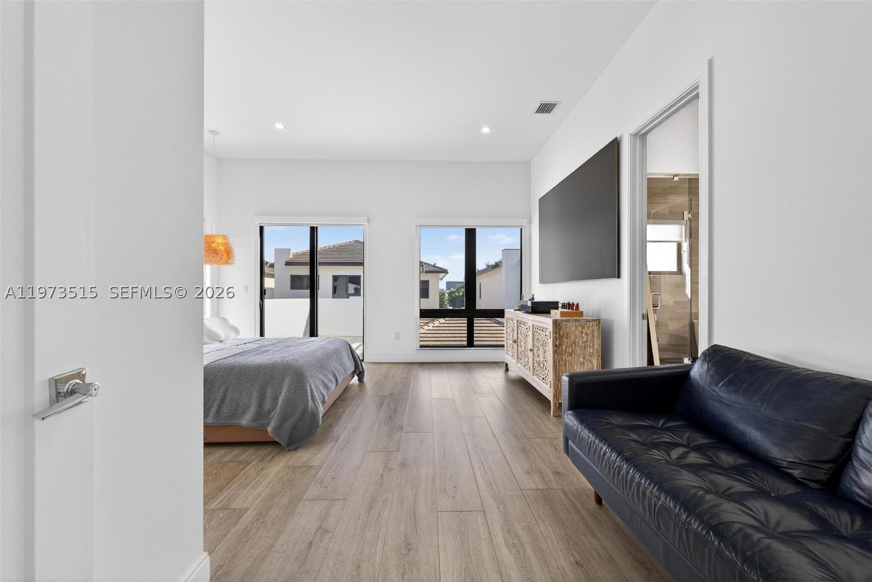 DOWNTOWN DORAL SOUTH PHAS - Residential