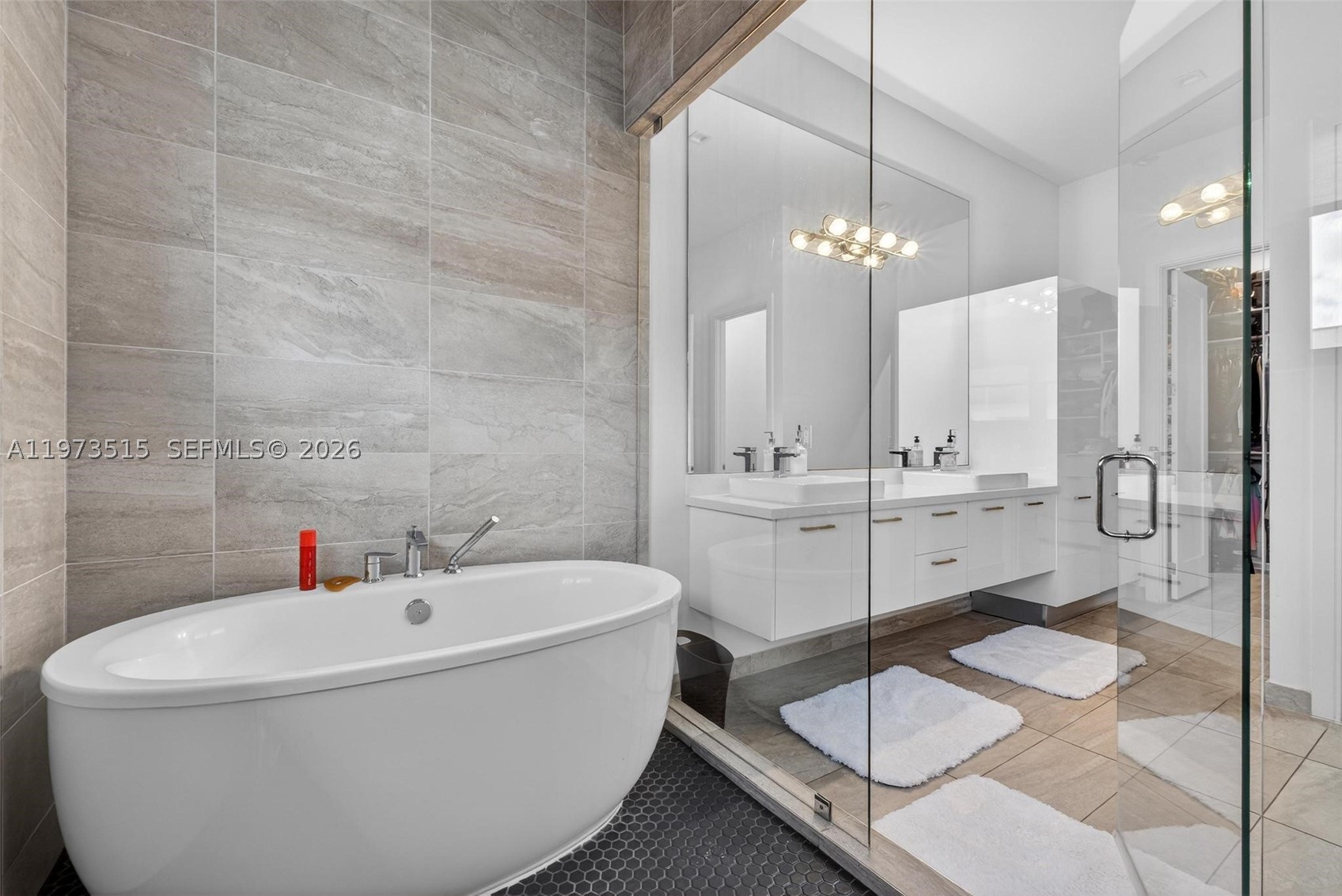 DOWNTOWN DORAL SOUTH PHAS - Residential