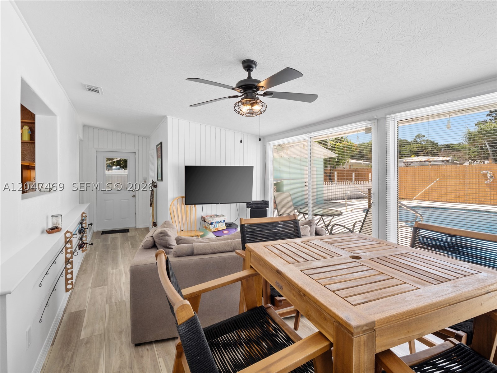 Little Hollywood - Residential