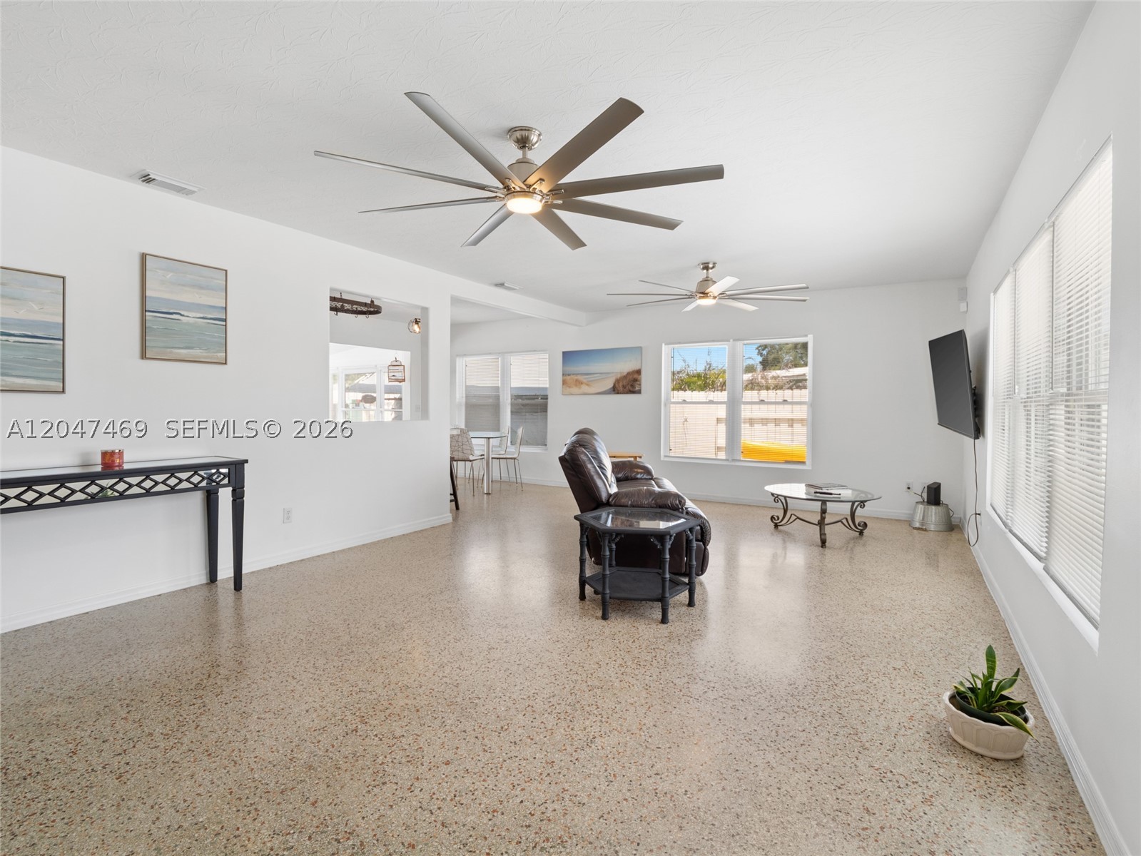 Little Hollywood - Residential