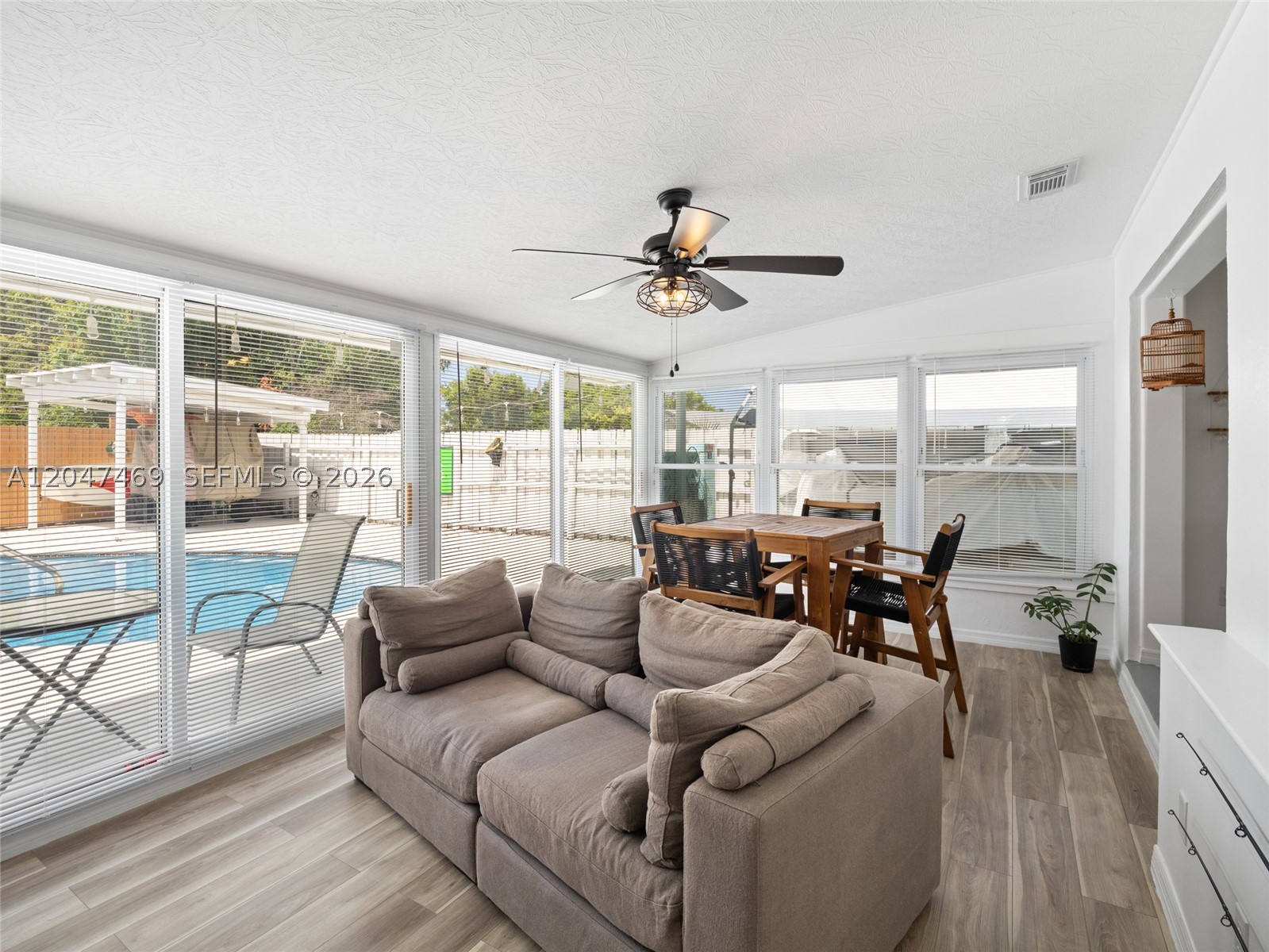 Little Hollywood - Residential