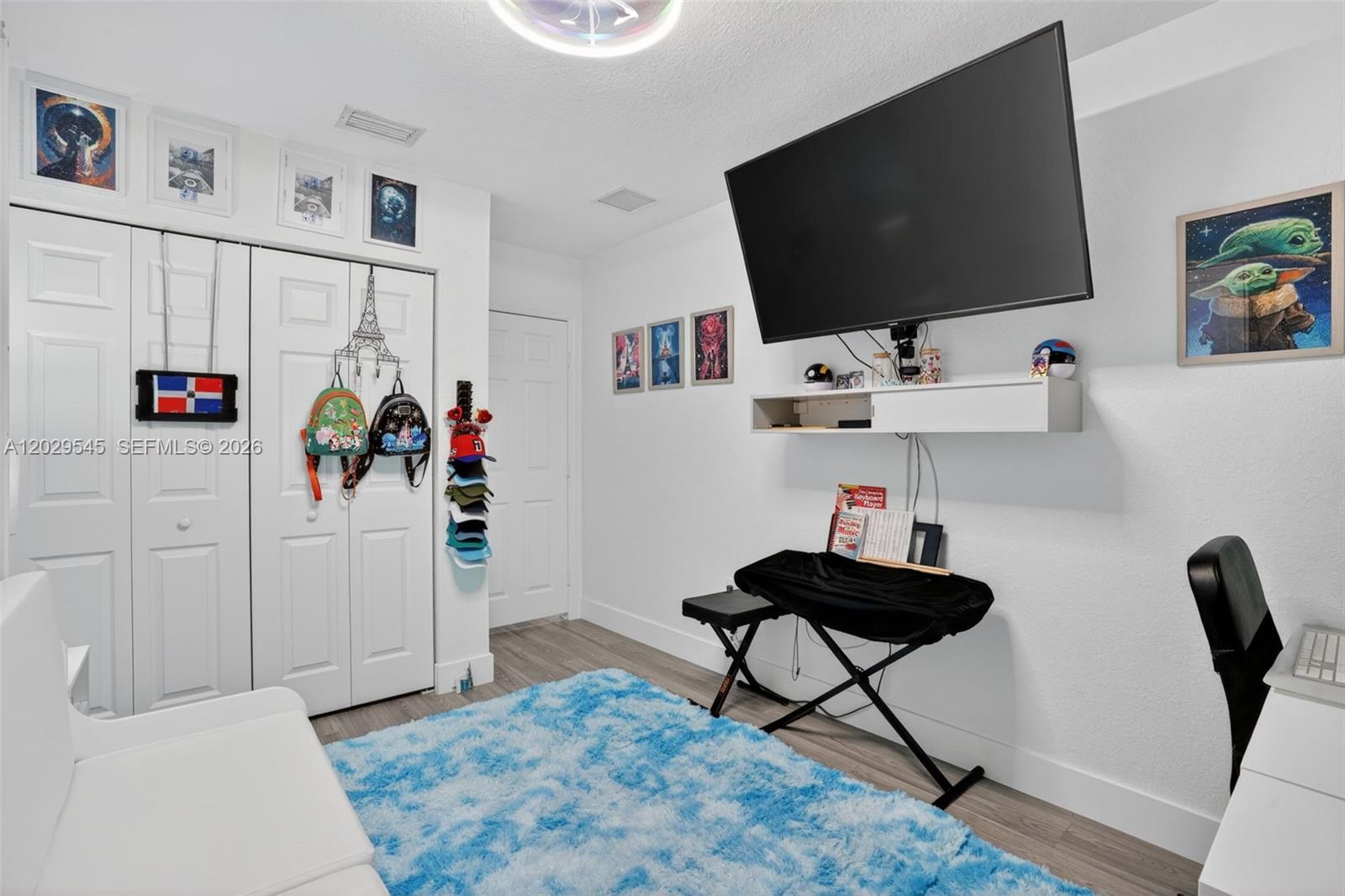 VILLAGE WALK - Residential
