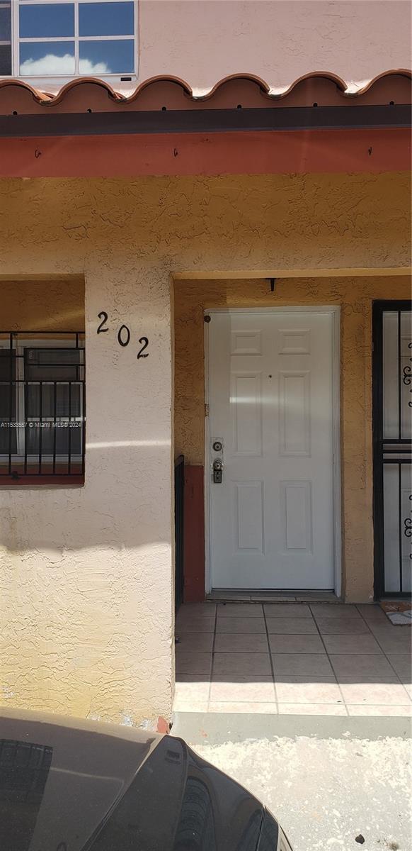 EL PRADO XIII CONDO - Residential Lease