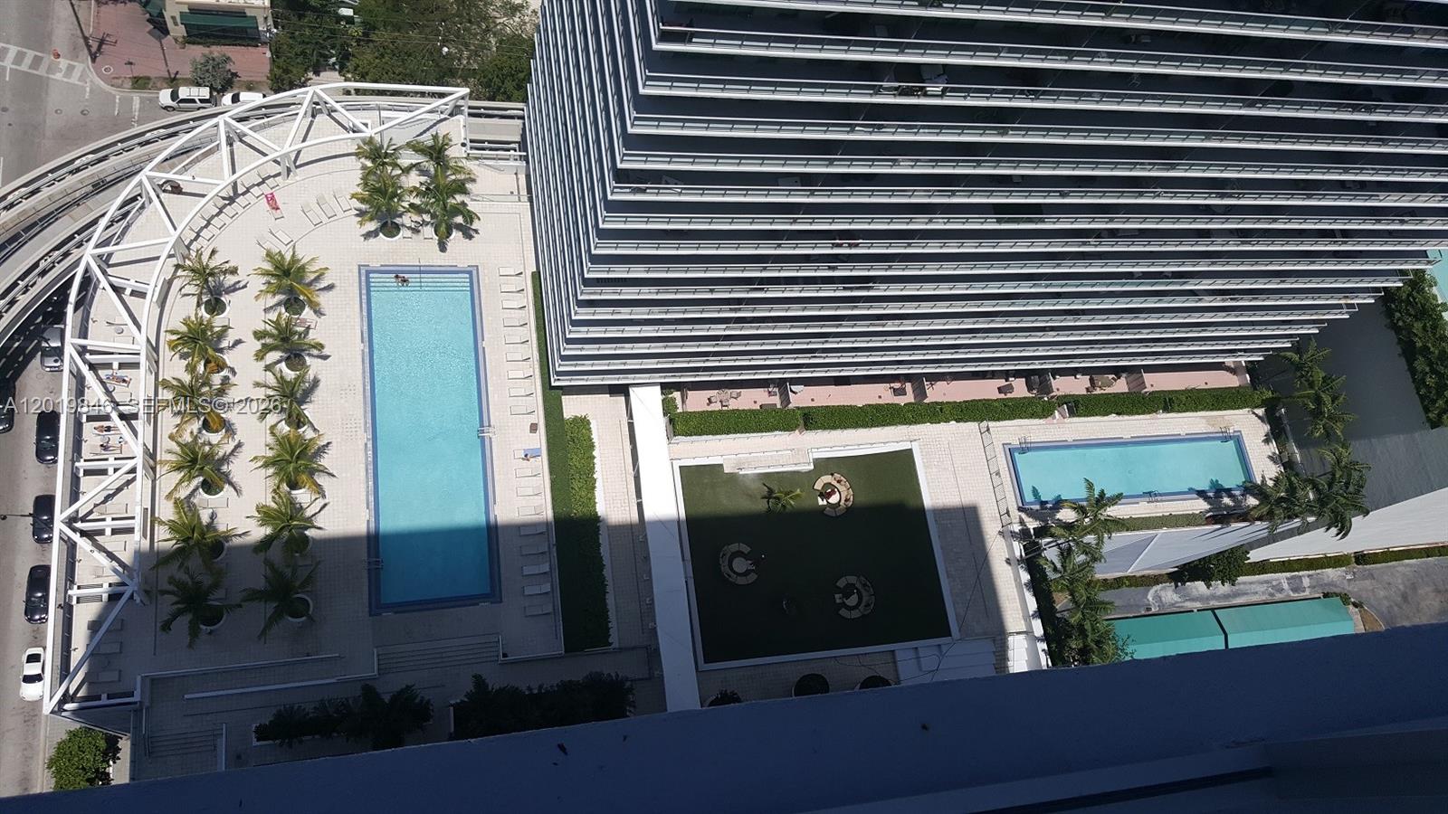 THE AXIS ON BRICKELL COND - Residential