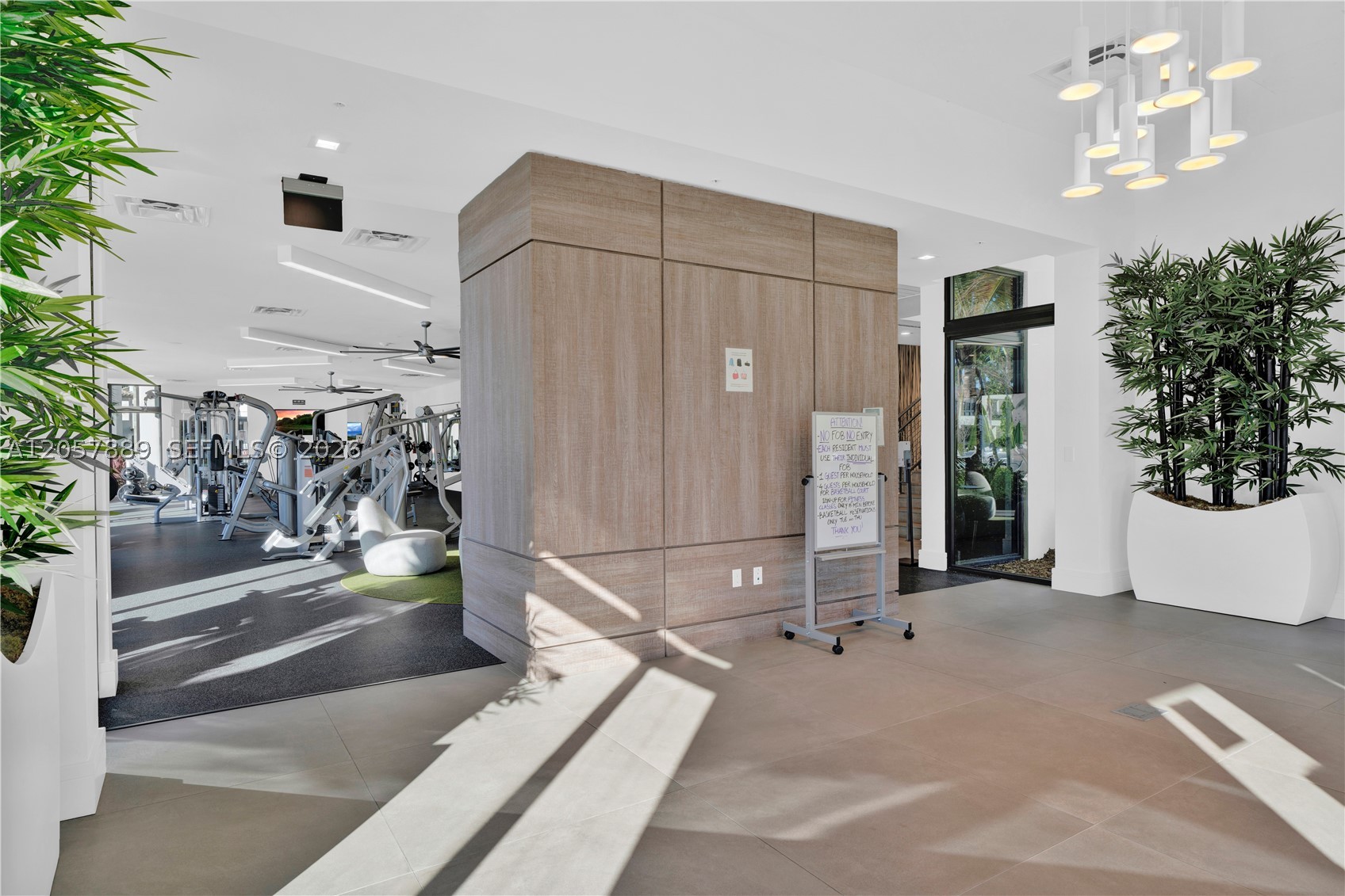 DOWNTOWN DORAL SOUTH PHAS - Residential