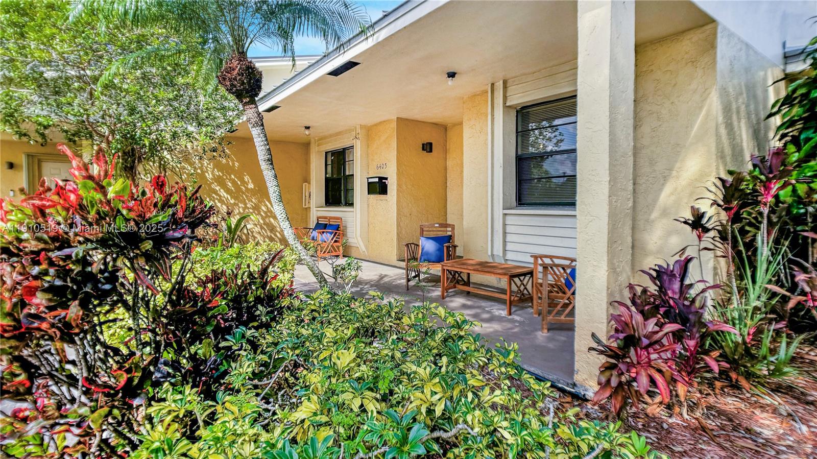 PRICED TO SELL QUICK! MOTIVATED SELLER! Beautifully updated 2-bedroom, 2-bath waterfront villa featuring a newer roof (2022) and serene water views. Enjoy bright, open living spaces with tile floors, a modern kitchen, and spacious bedrooms. Relax on the private patio overlooking the water or take advantage of nearby community amenities. Perfectly located just minutes from top-rated schools, shopping, dining, and major highways. This move-in-ready villa combines comfort, convenience, and Florida charm—ideal for year-round living or a seasonal retreat.