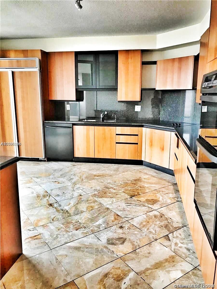 THE PINNACLE CONDO - Residential Lease