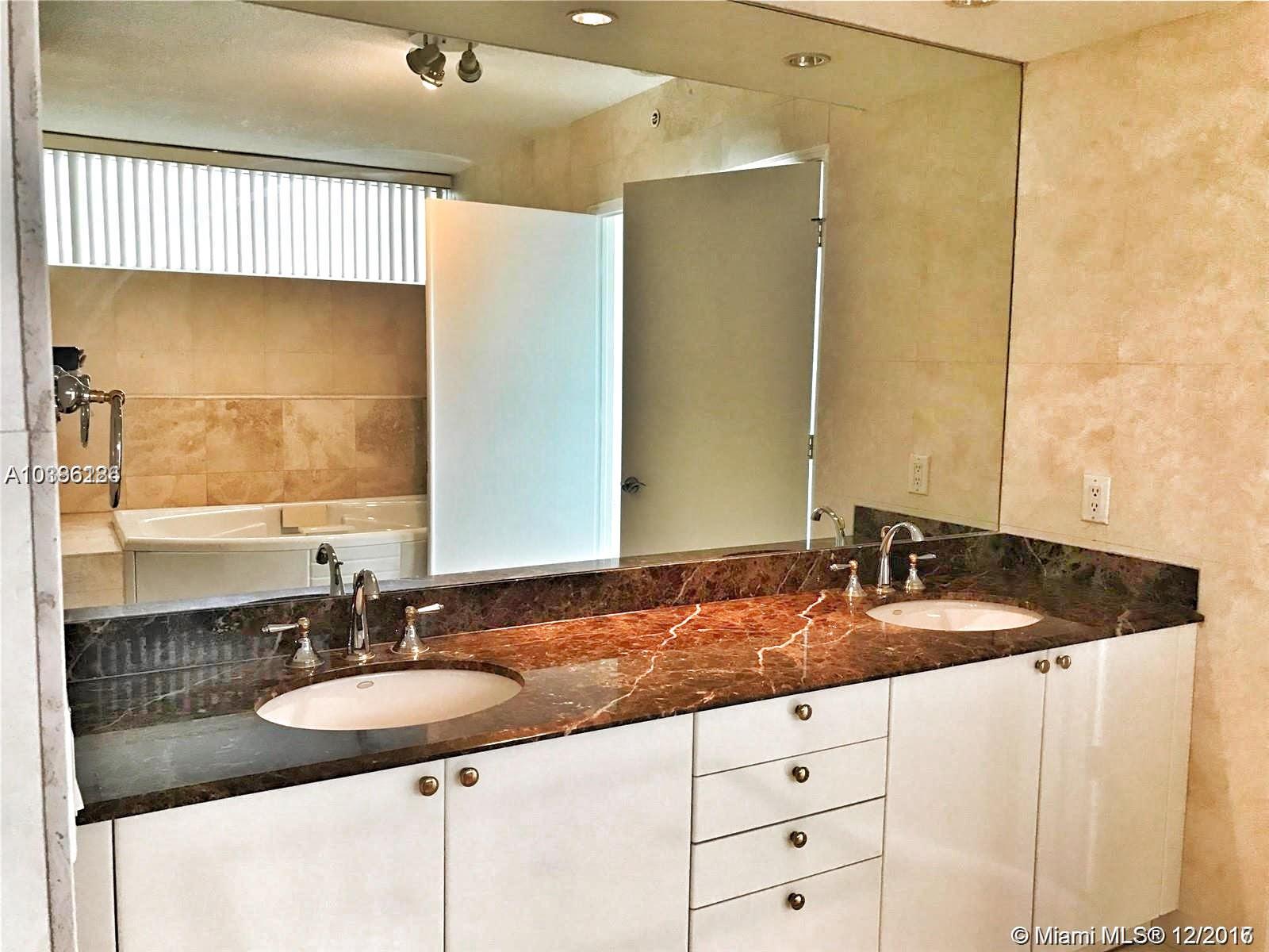 THE PINNACLE CONDO - Residential Lease