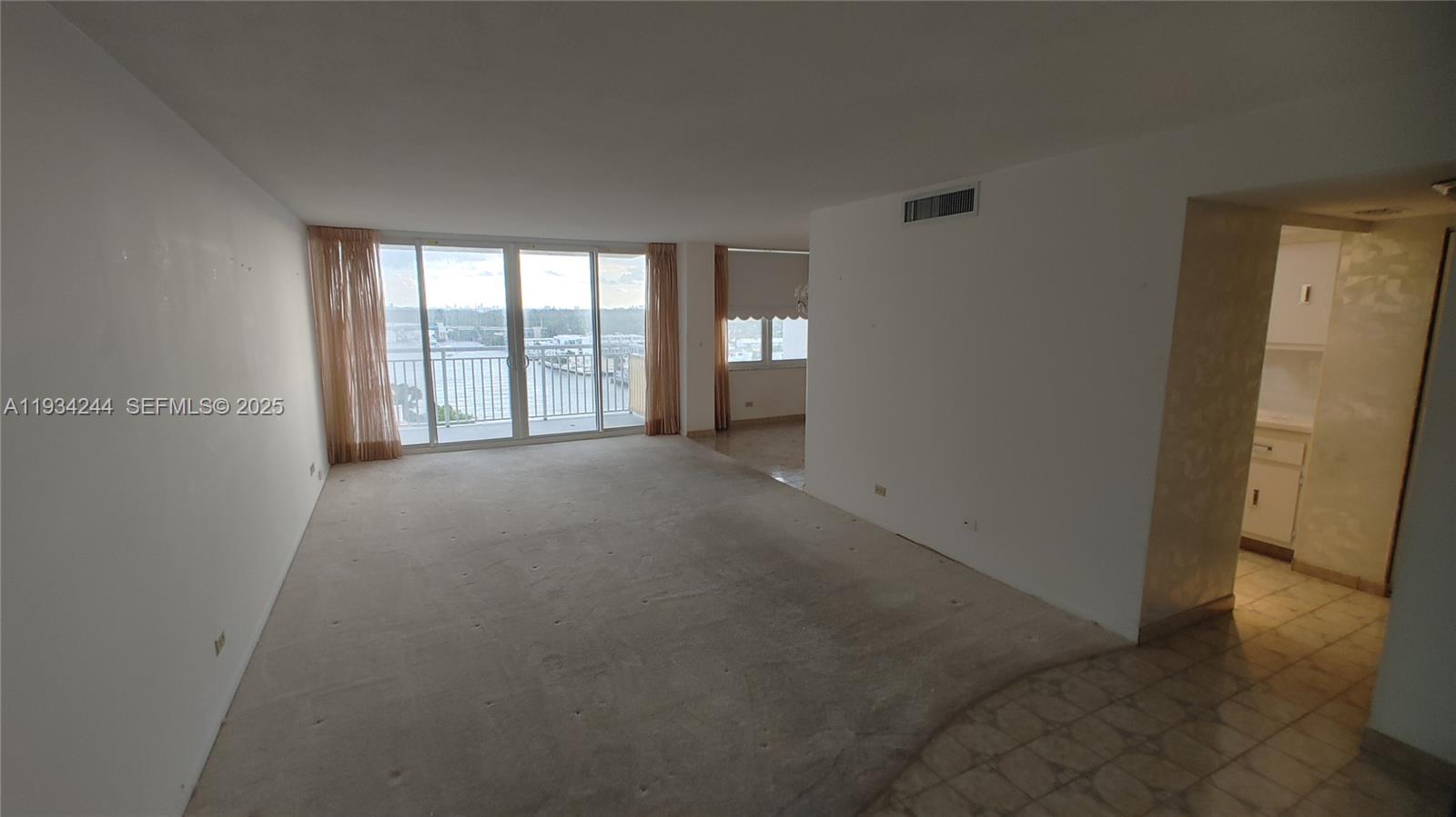 WINSTON TOWERS 500 CONDO - Residential