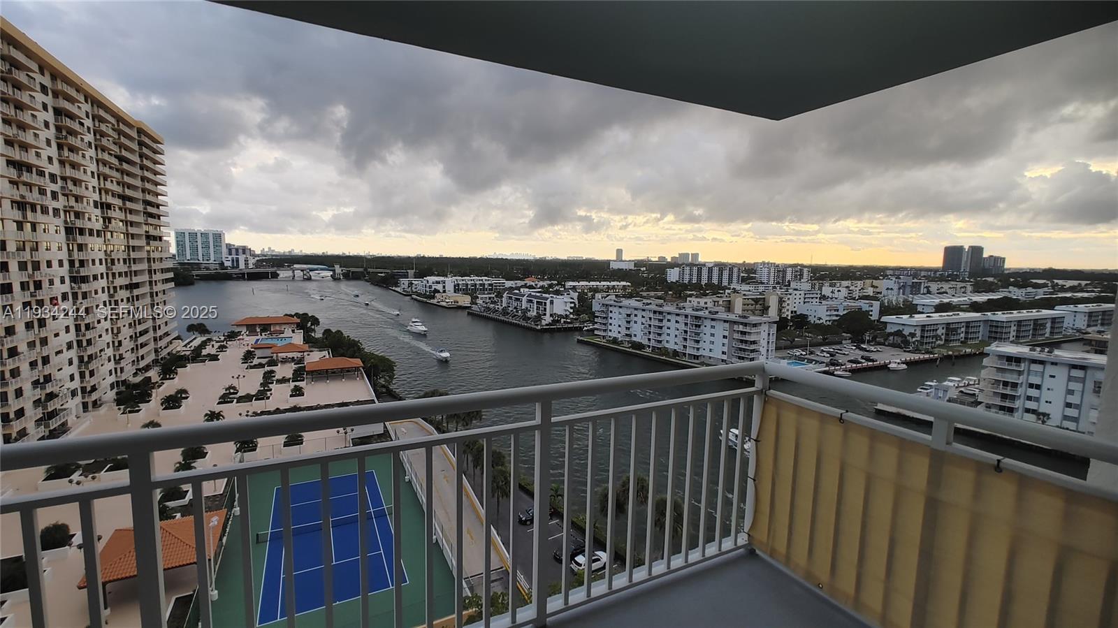 WINSTON TOWERS 500 CONDO - Residential