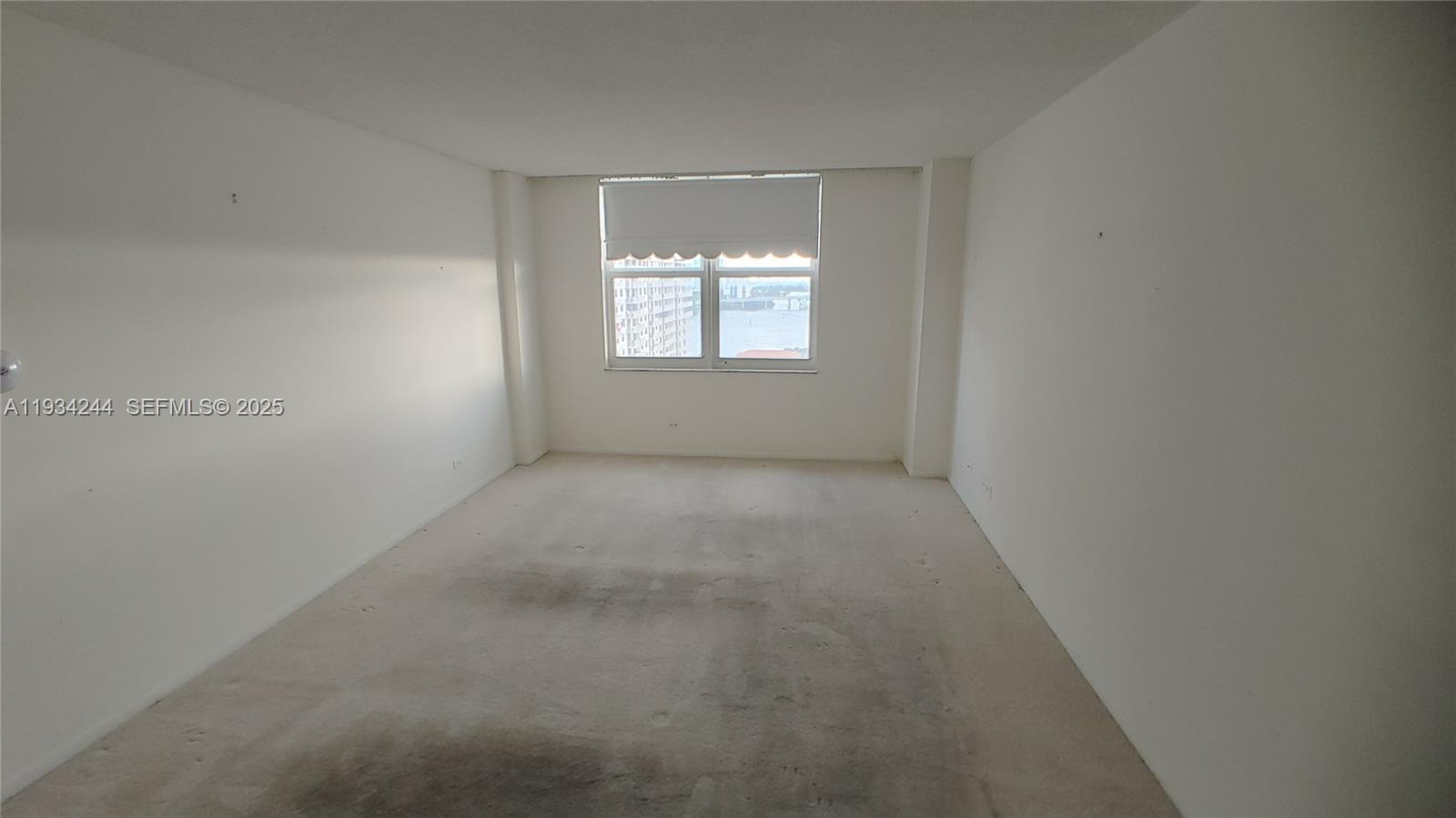 WINSTON TOWERS 500 CONDO - Residential