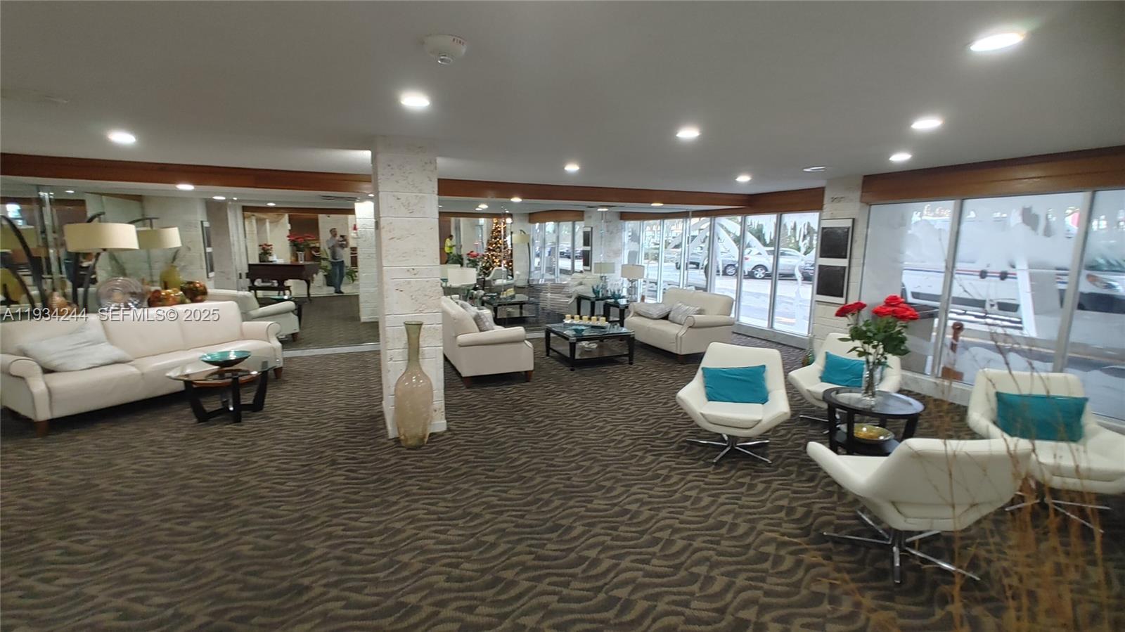 WINSTON TOWERS 500 CONDO - Residential