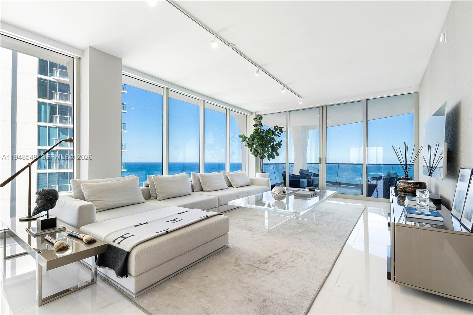 JADE SIGNATURE CONDO - Residential Lease