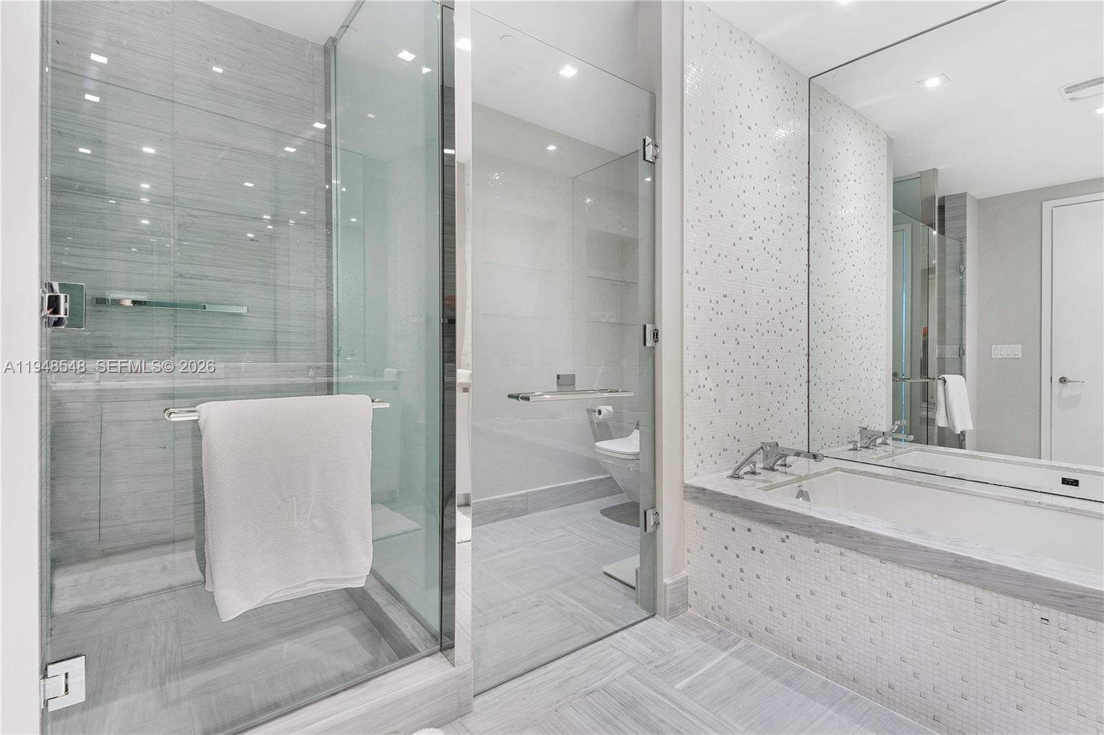 JADE SIGNATURE CONDO - Residential Lease