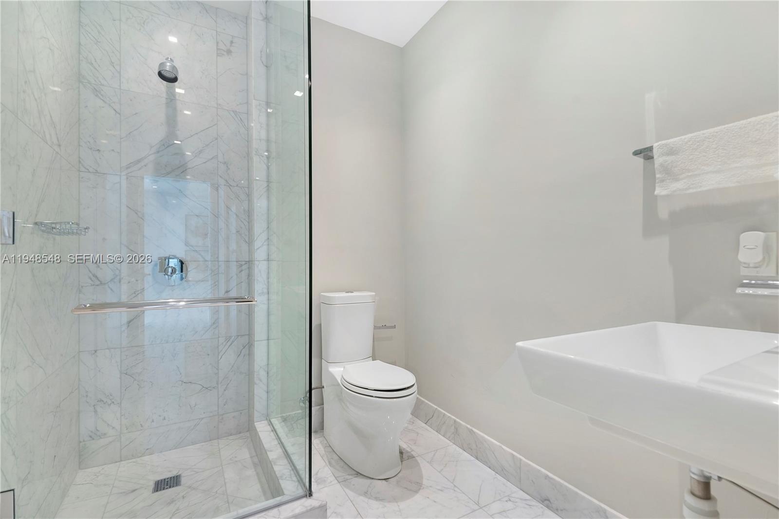 JADE SIGNATURE CONDO - Residential Lease