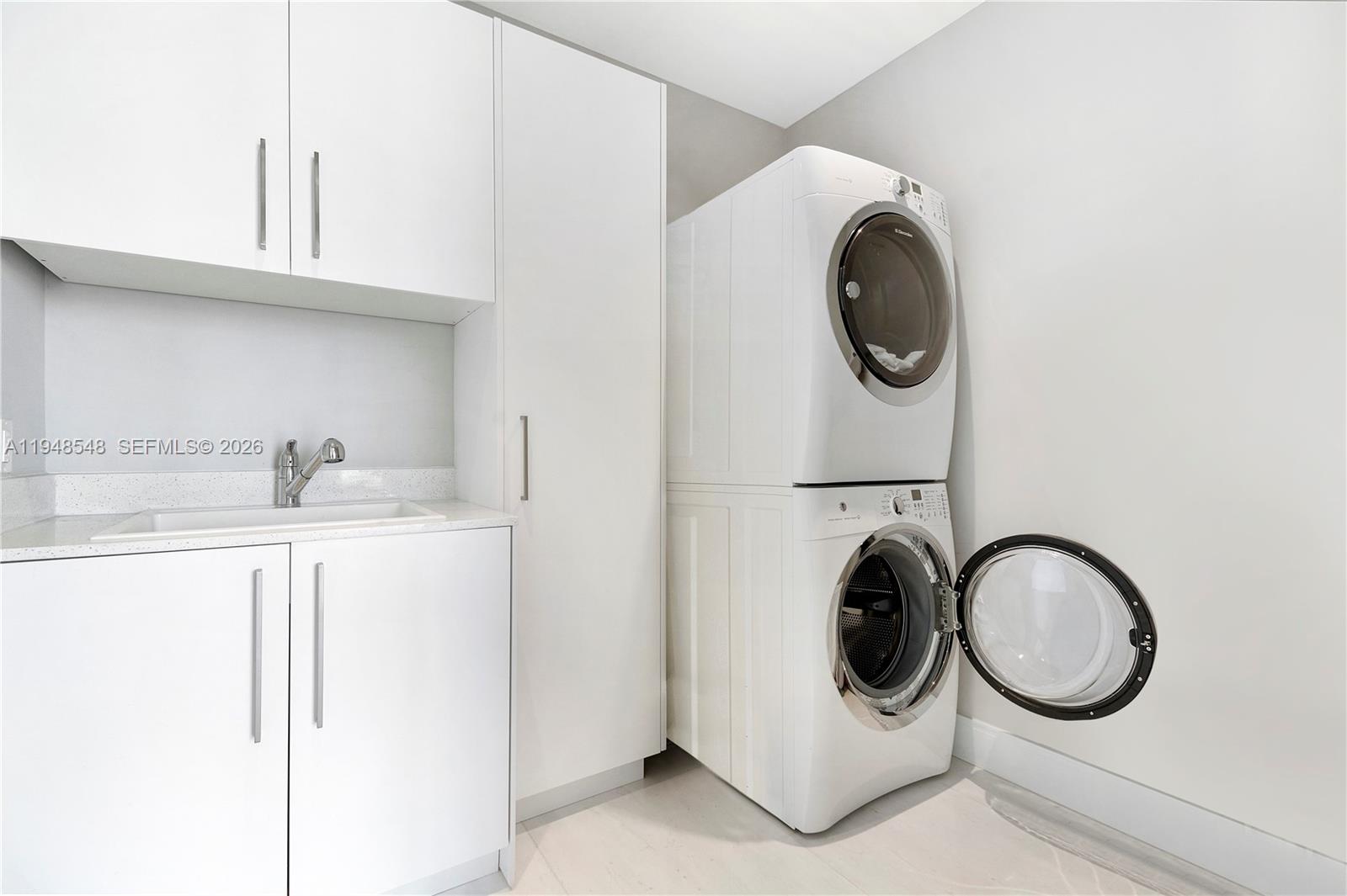 JADE SIGNATURE CONDO - Residential Lease