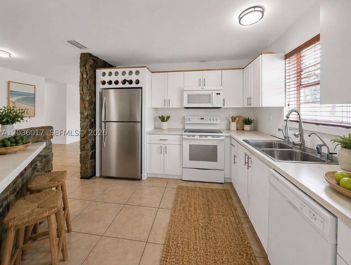 FONTAINEBLEAU GARDENS 1ST - Residential