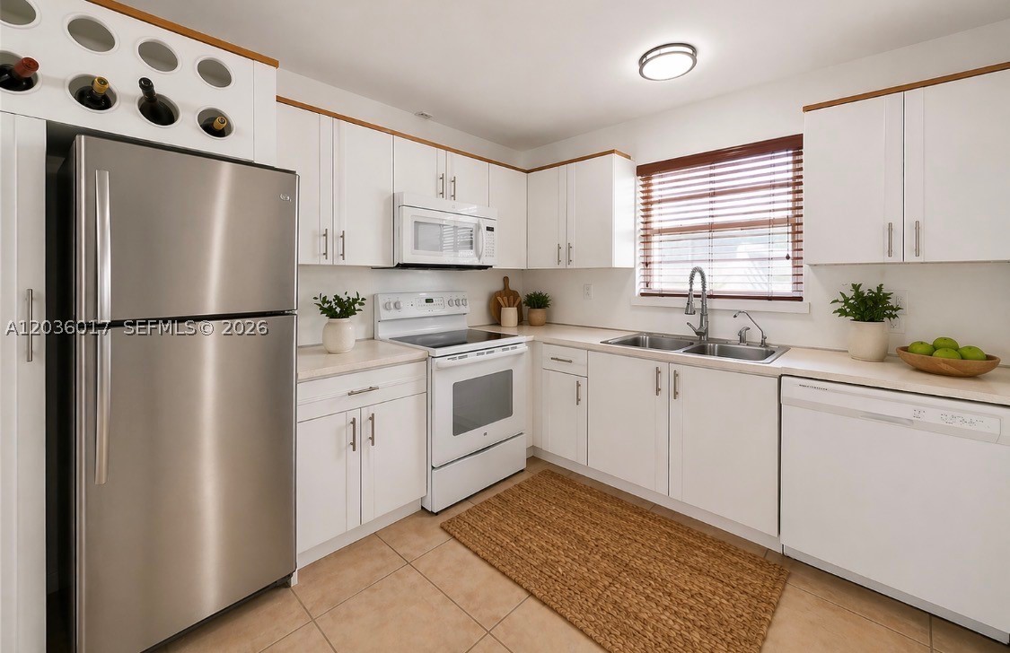 FONTAINEBLEAU GARDENS 1ST - Residential