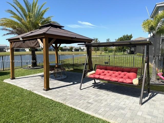 GROVES OF WESTLAKE - Residential