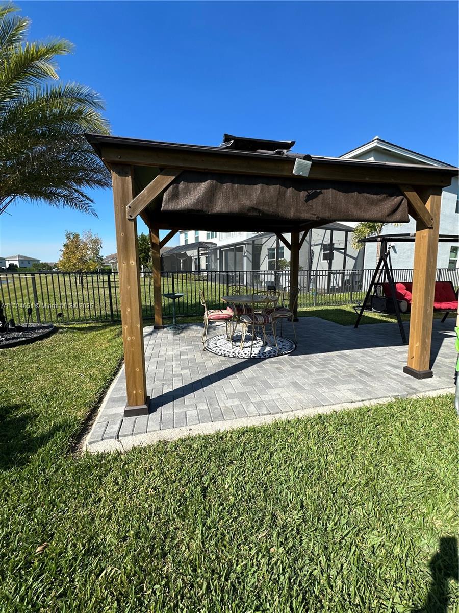 GROVES OF WESTLAKE - Residential