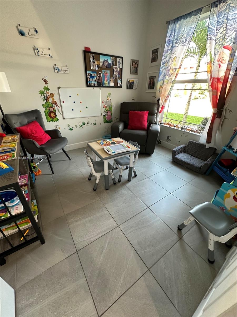 GROVES OF WESTLAKE - Residential