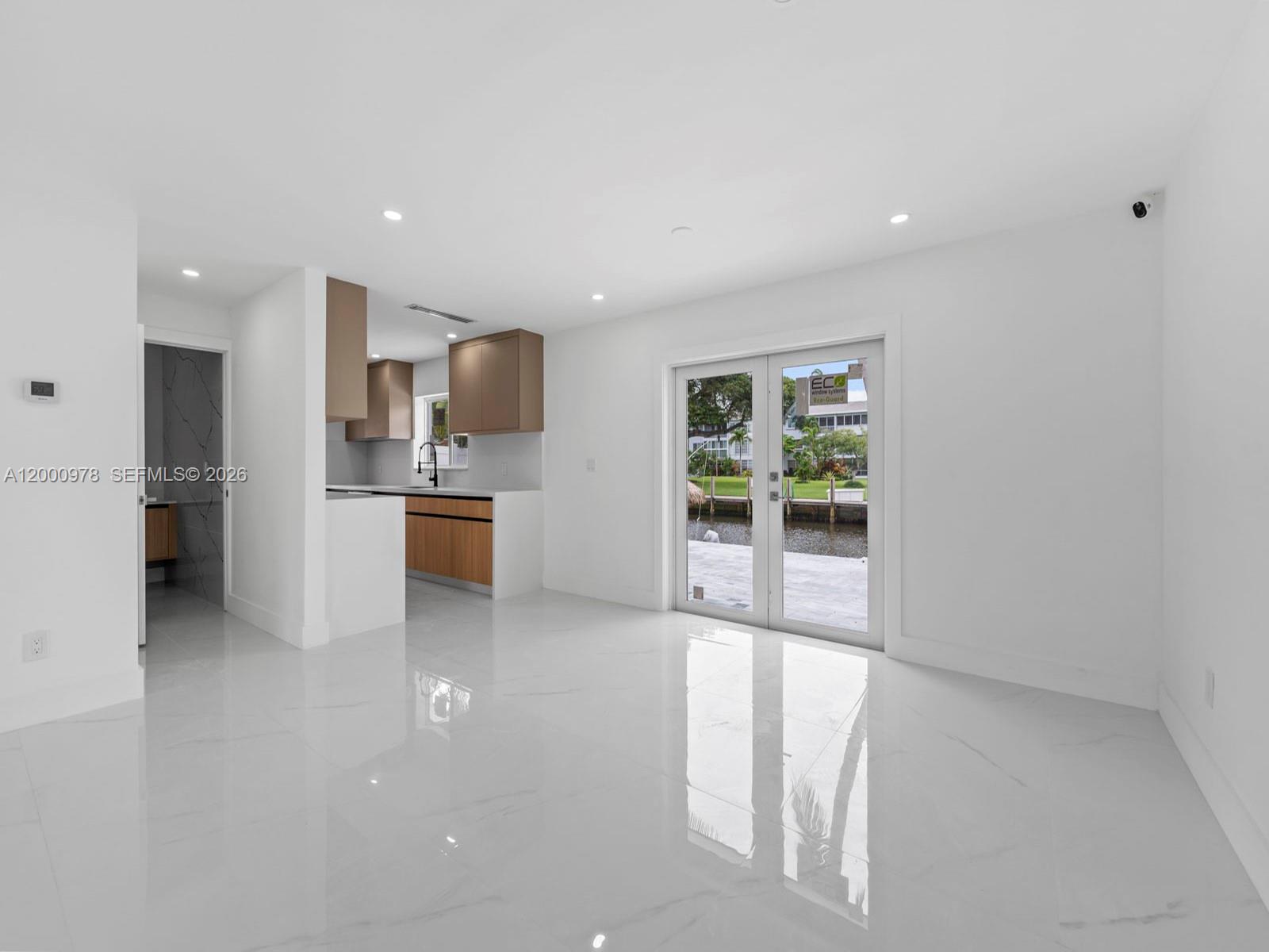 RIO NUEVO ISLE - Residential