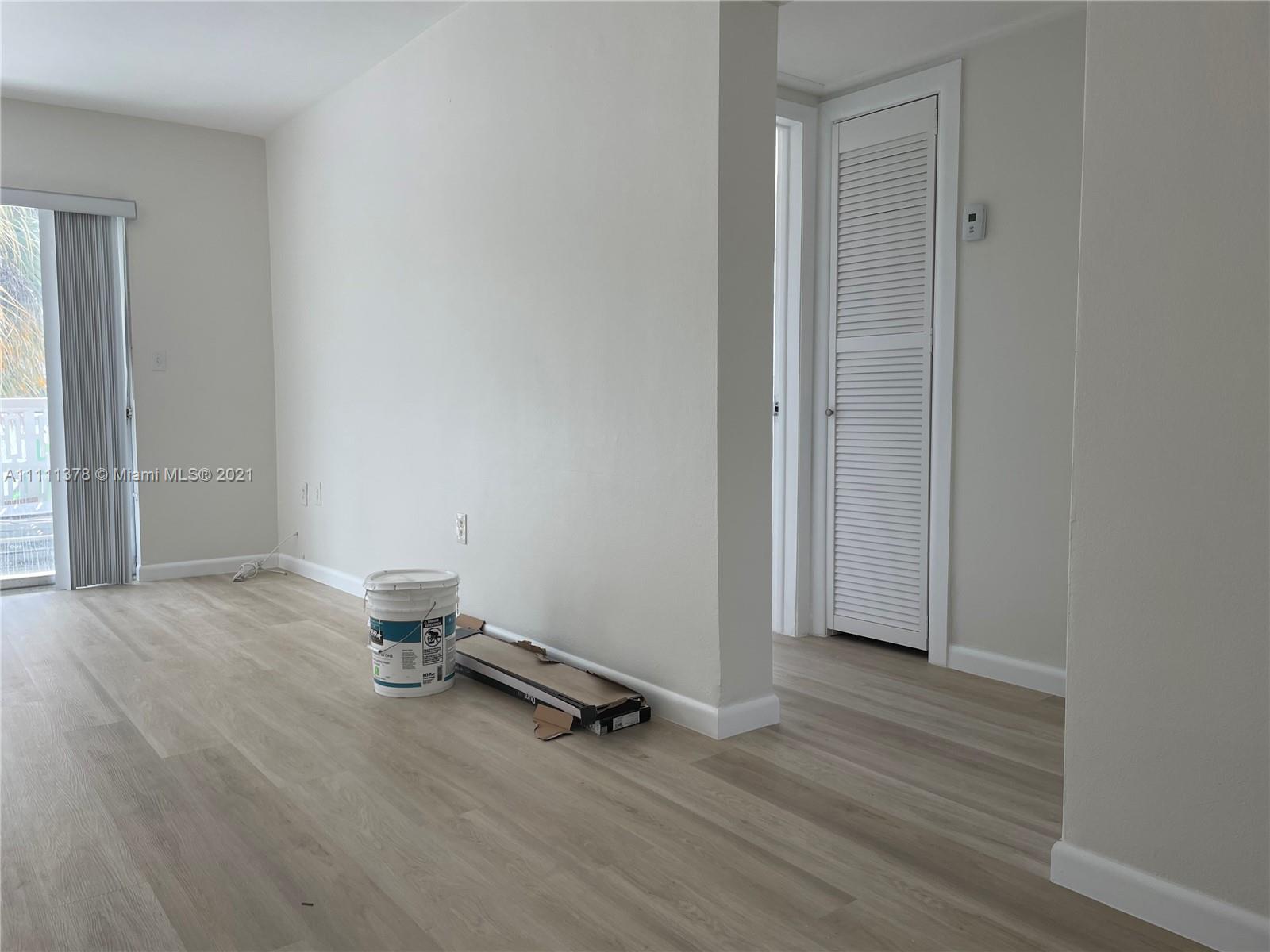 LAWRENCE ESTATE LAND CO - Residential Lease