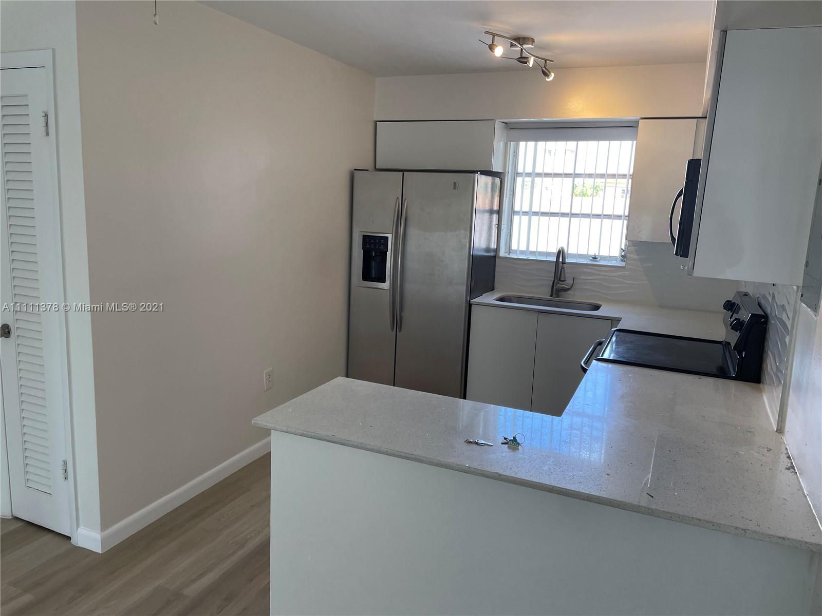 LAWRENCE ESTATE LAND CO - Residential Lease