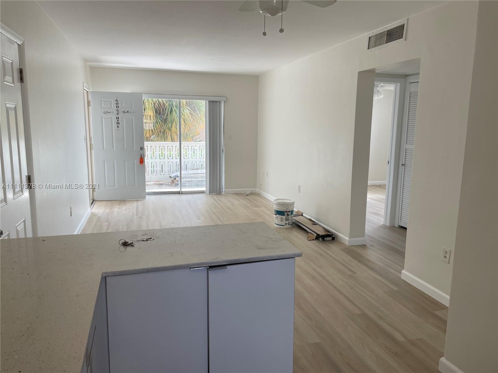 LAWRENCE ESTATE LAND CO - Residential Lease