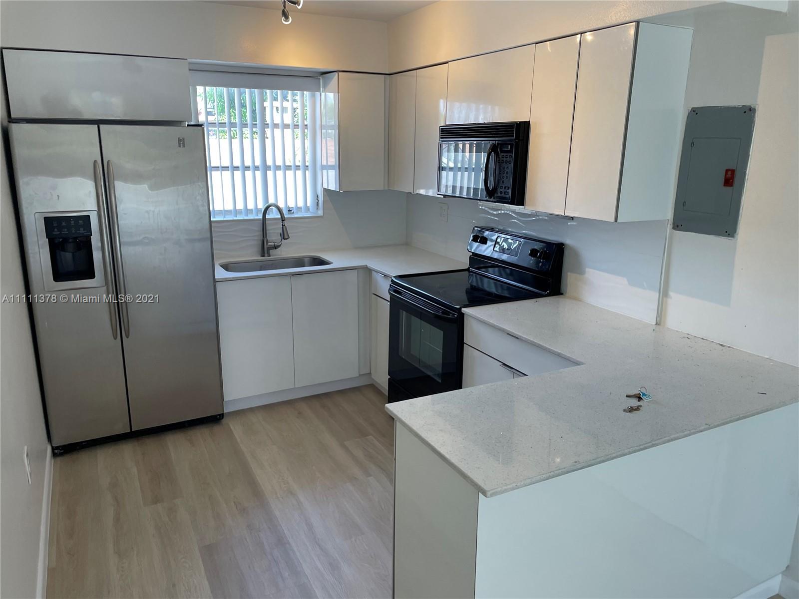 LAWRENCE ESTATE LAND CO - Residential Lease