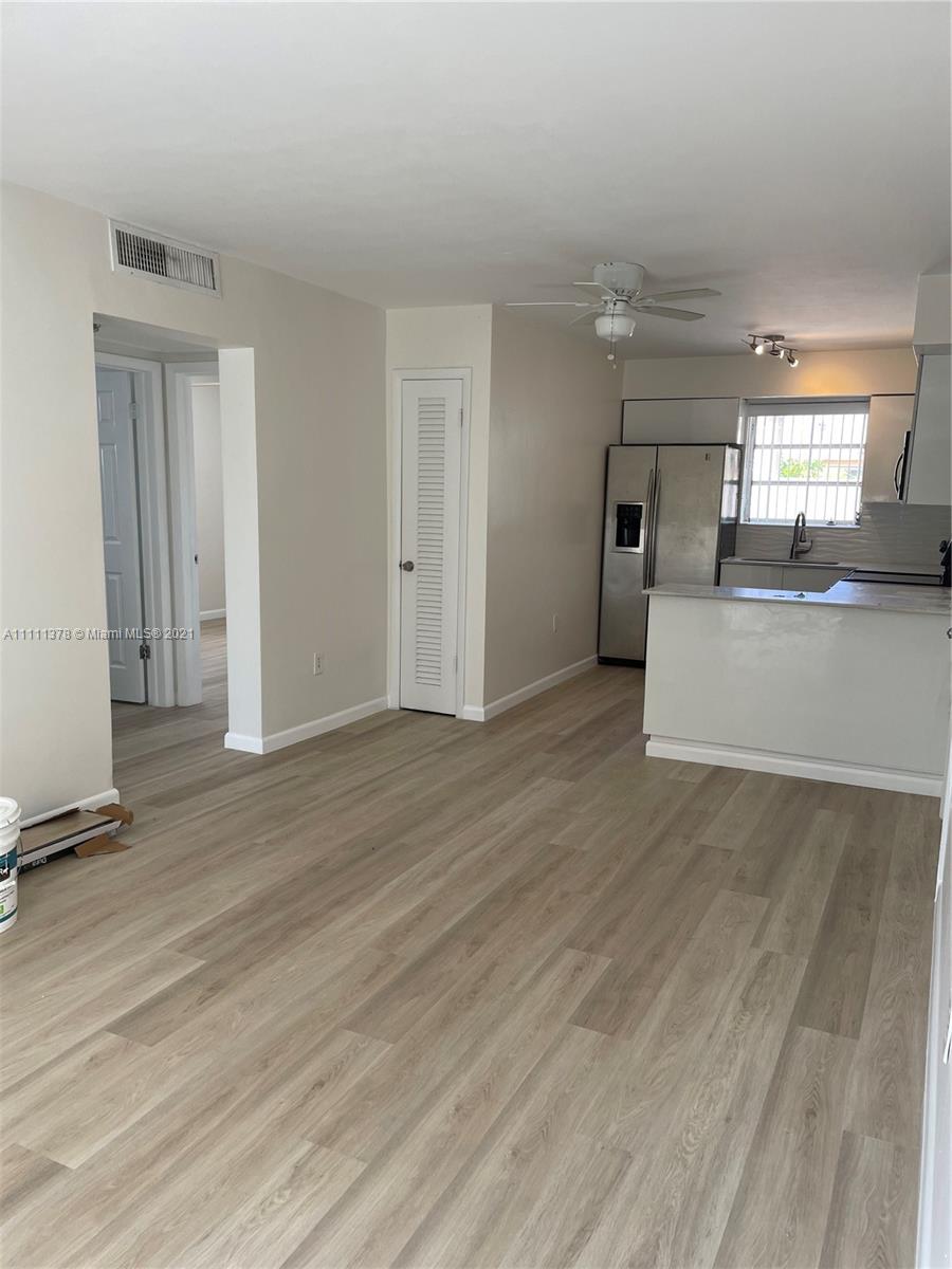 LAWRENCE ESTATE LAND CO - Residential Lease
