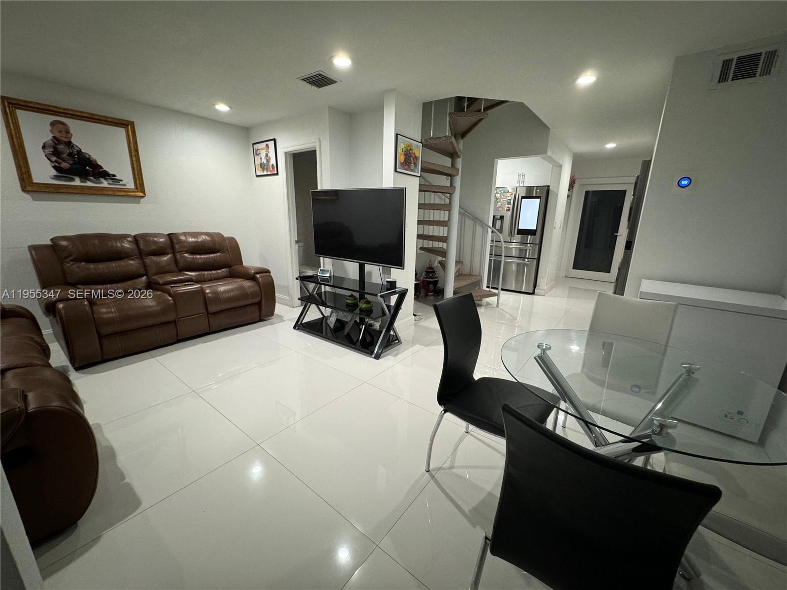 KENDALE WOODS NORTH CONDO - Residential
