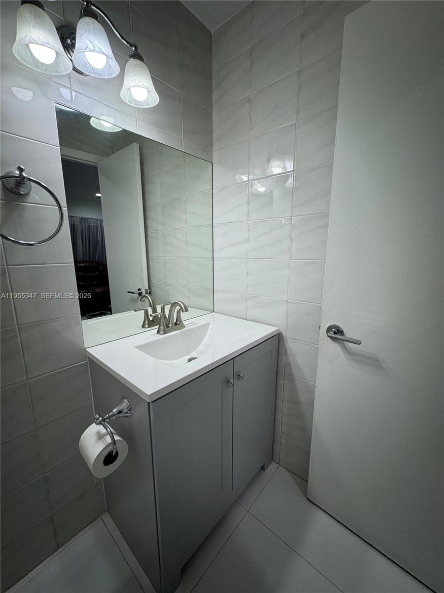 KENDALE WOODS NORTH CONDO - Residential