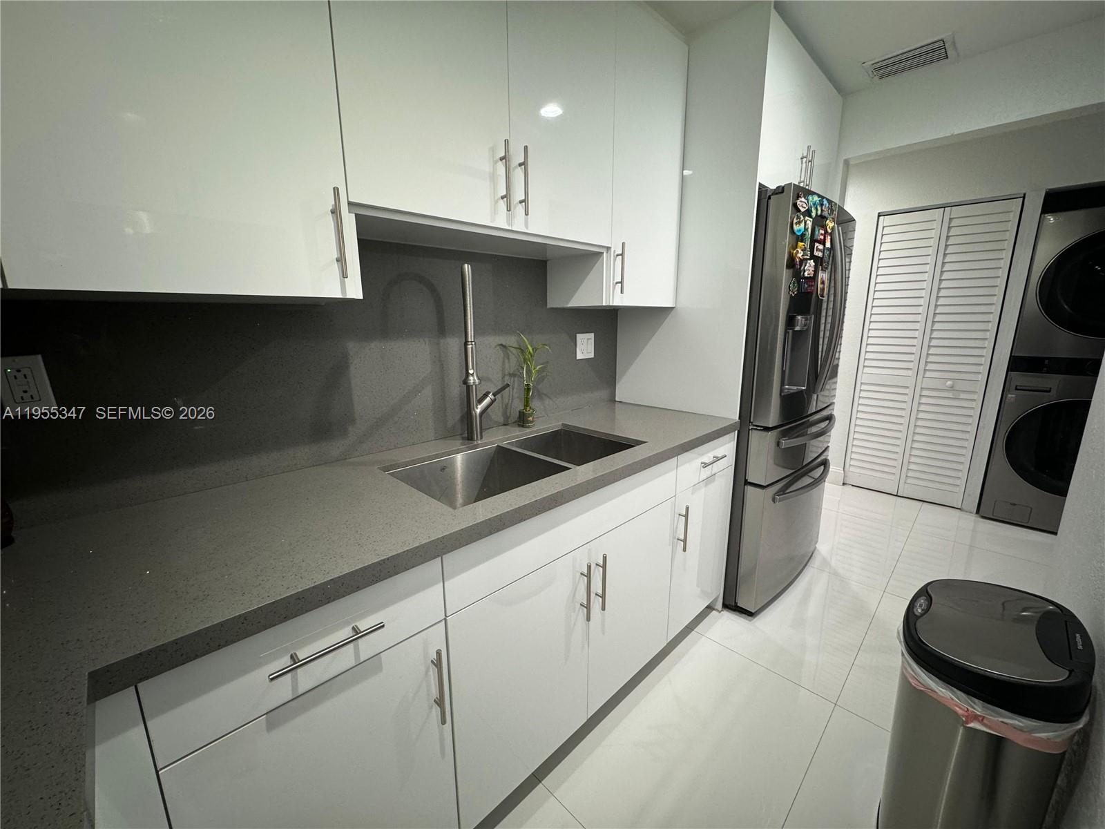 KENDALE WOODS NORTH CONDO - Residential
