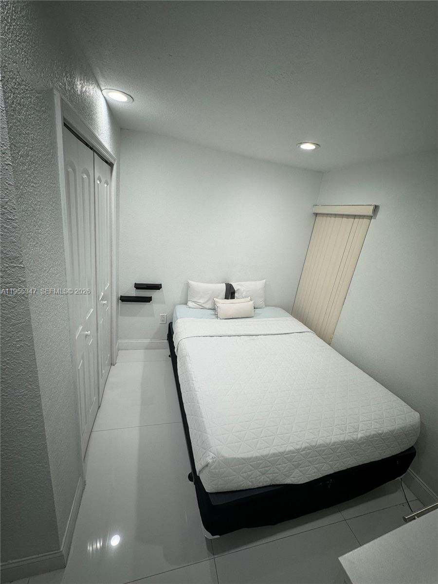KENDALE WOODS NORTH CONDO - Residential