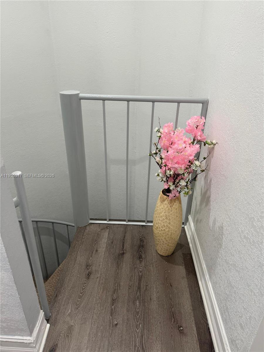 KENDALE WOODS NORTH CONDO - Residential