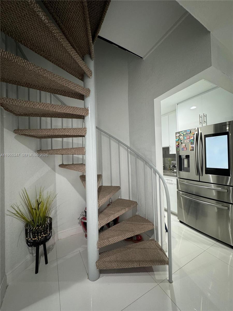 KENDALE WOODS NORTH CONDO - Residential