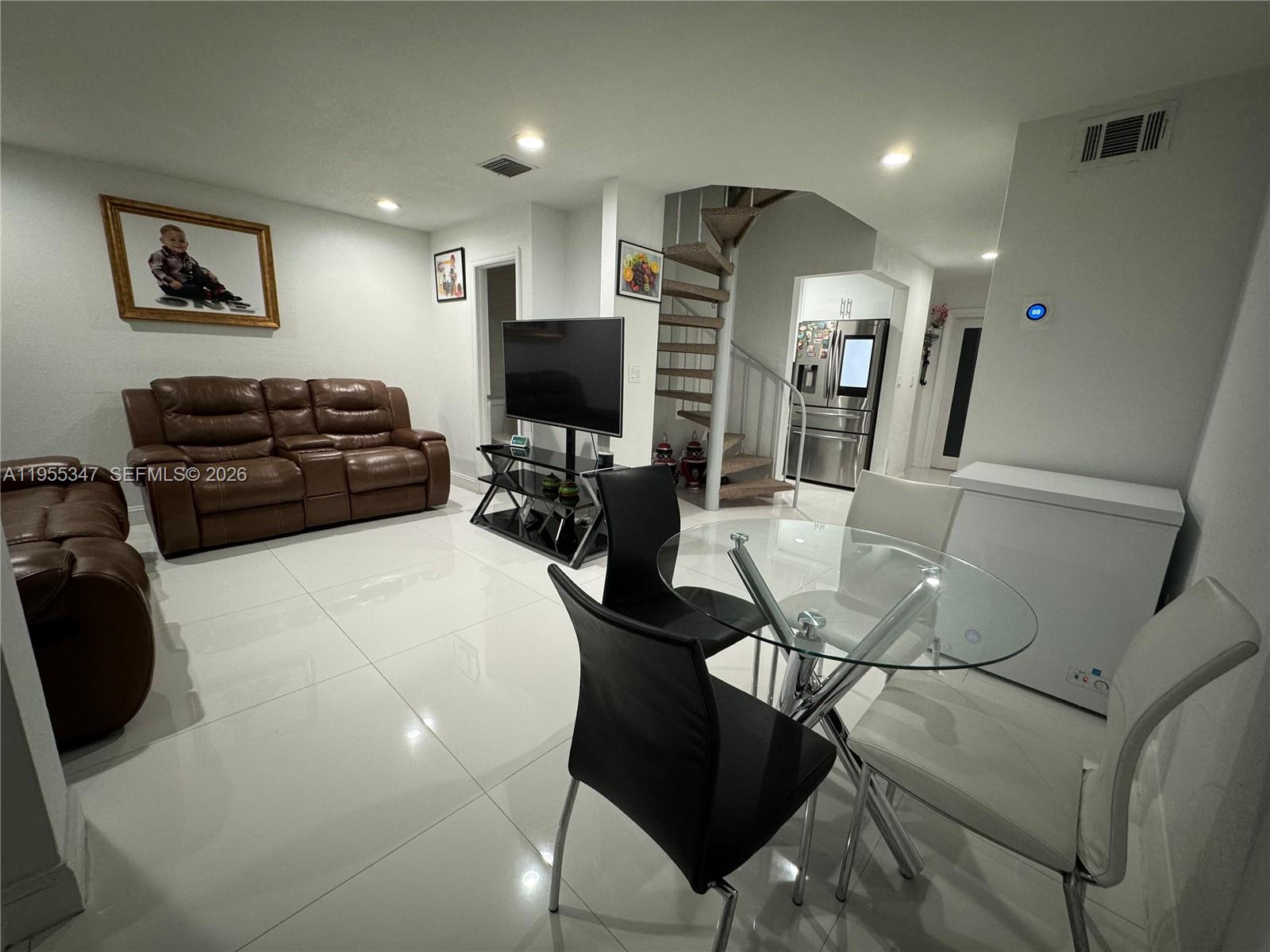 KENDALE WOODS NORTH CONDO - Residential