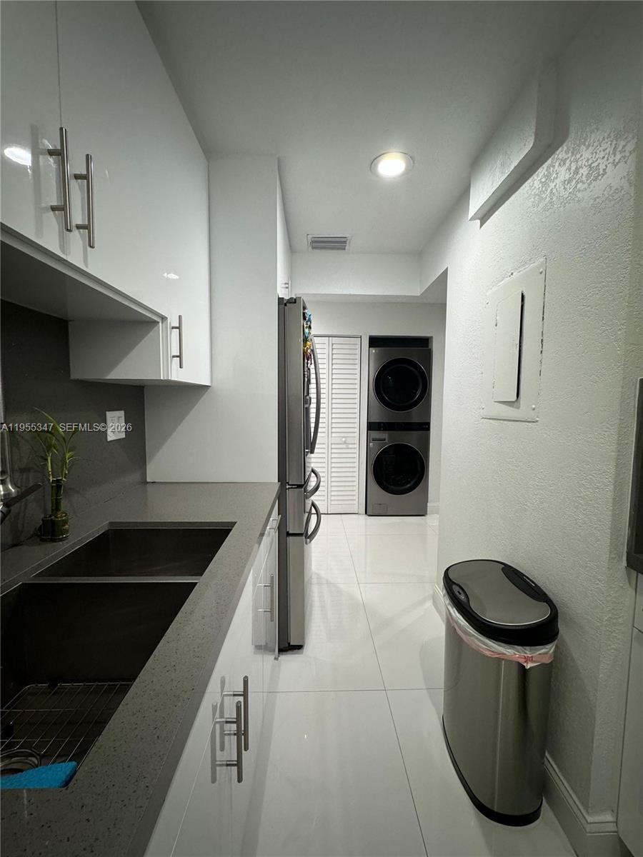 KENDALE WOODS NORTH CONDO - Residential