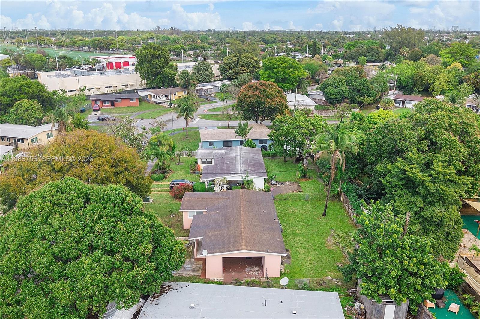 LAUDERDALE MANORS 19 ST - Residential
